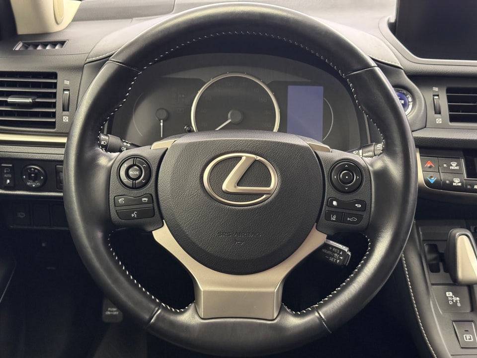 CT 200h Excellence Voll-Hybrid