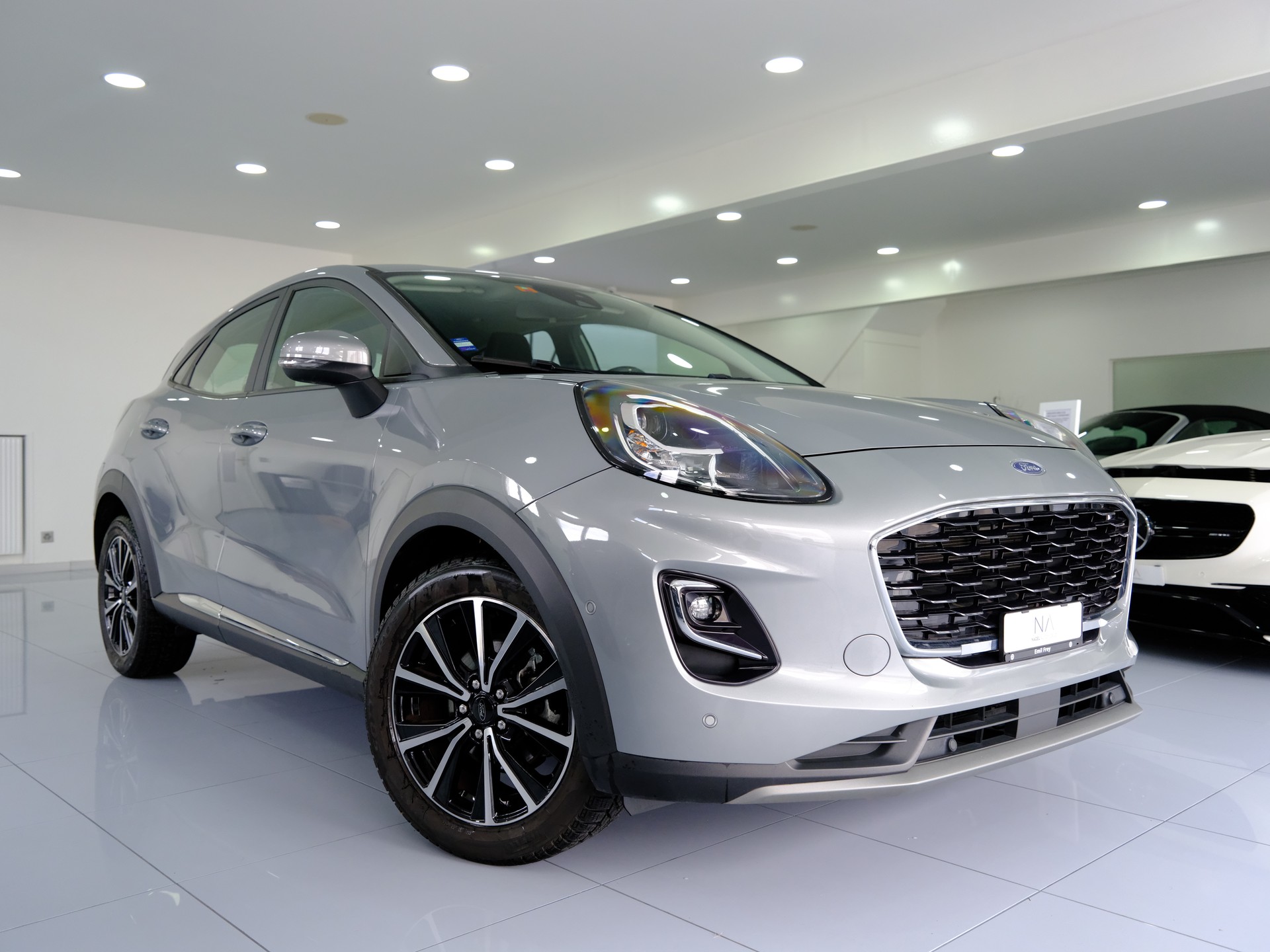 FORD Puma 1.0 MHEV Titanium-showroom-element-1