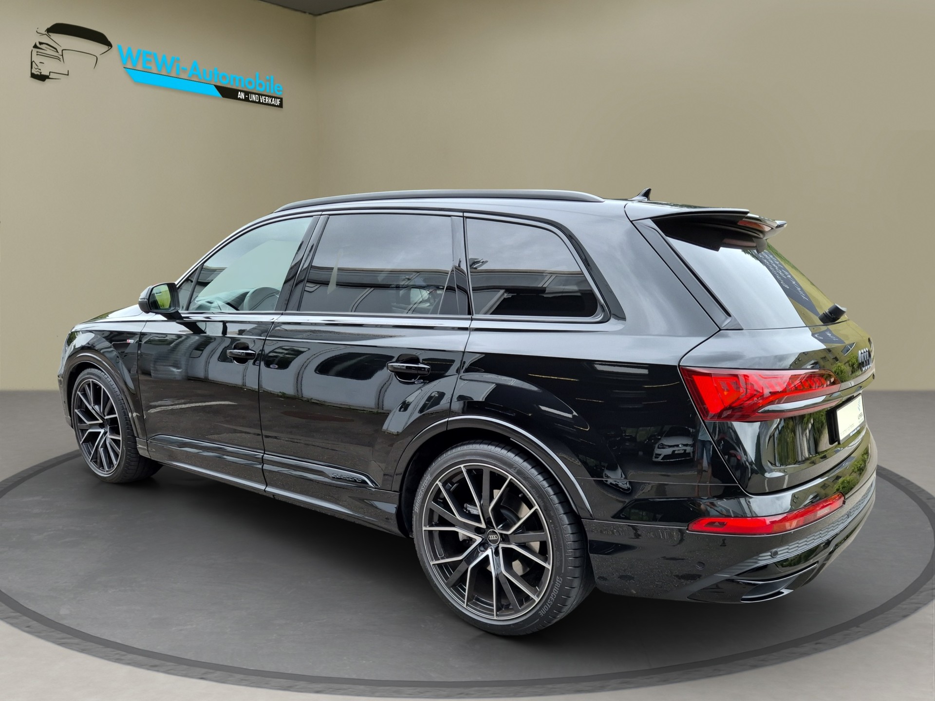 AUDI Q7 55 TFSI S Line quattro tiptronic-showroom-element-2