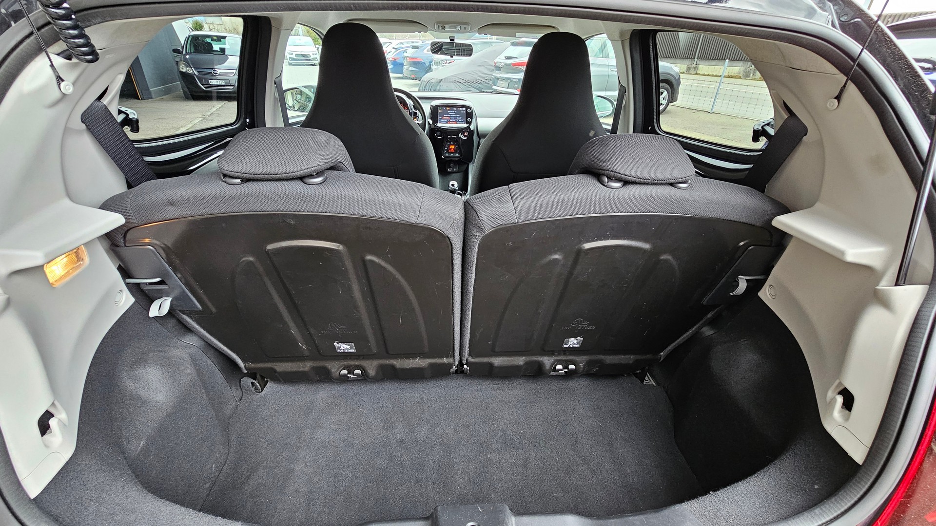 PEUGEOT 108 1.0 VTi Allure Automat-image-6
