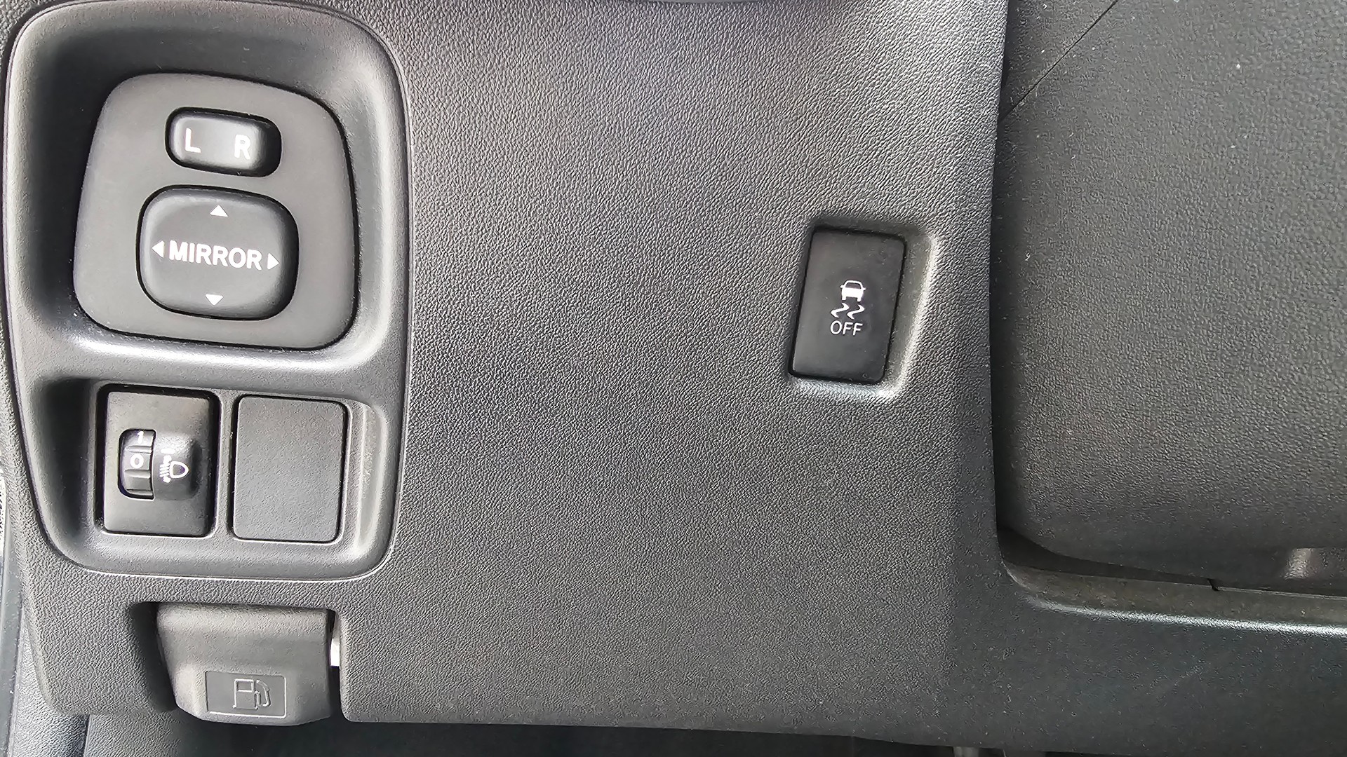 PEUGEOT 108 1.0 VTi Allure Automat-image-14