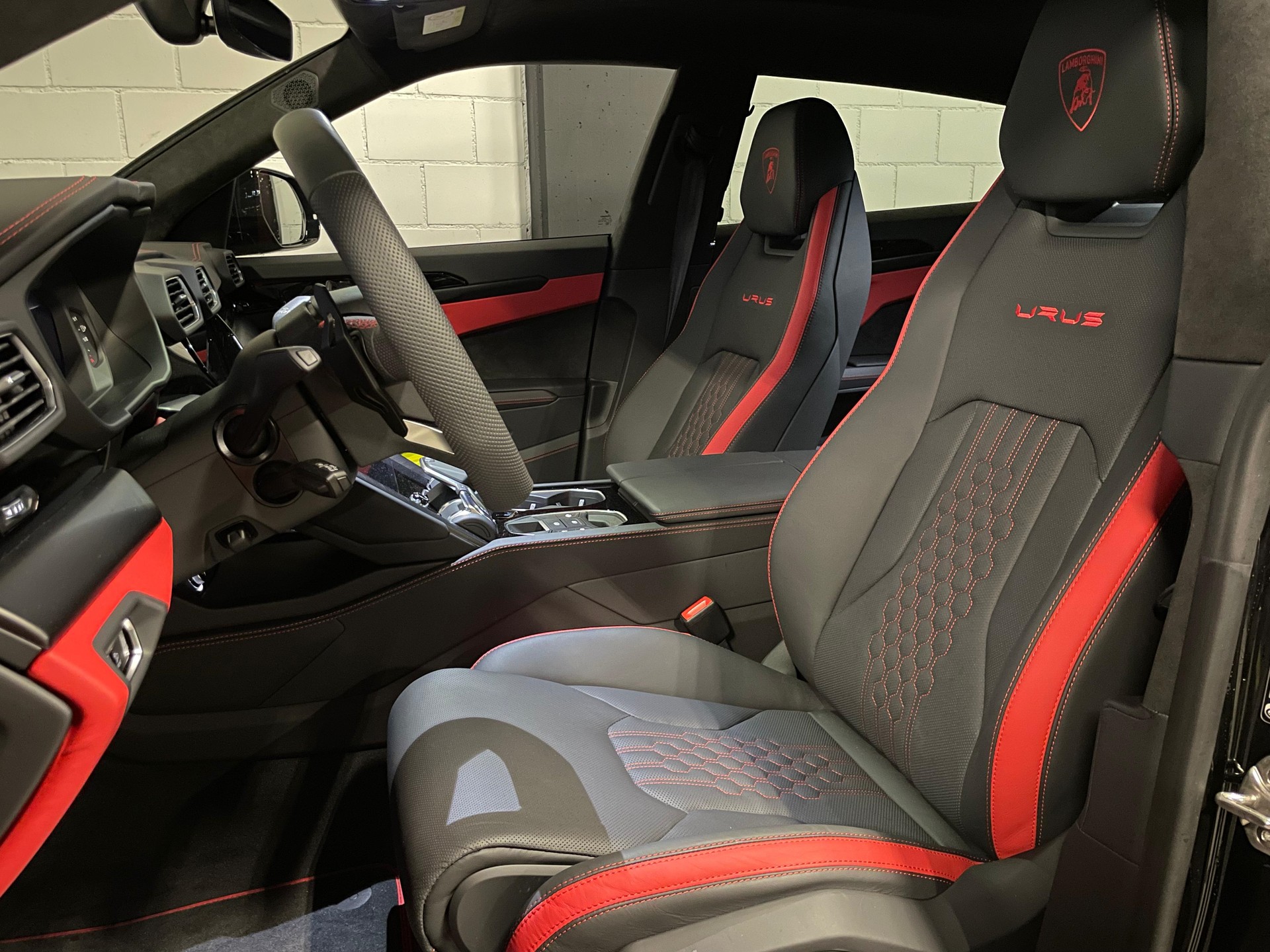 LAMBORGHINI Urus S E-Gear-image-5