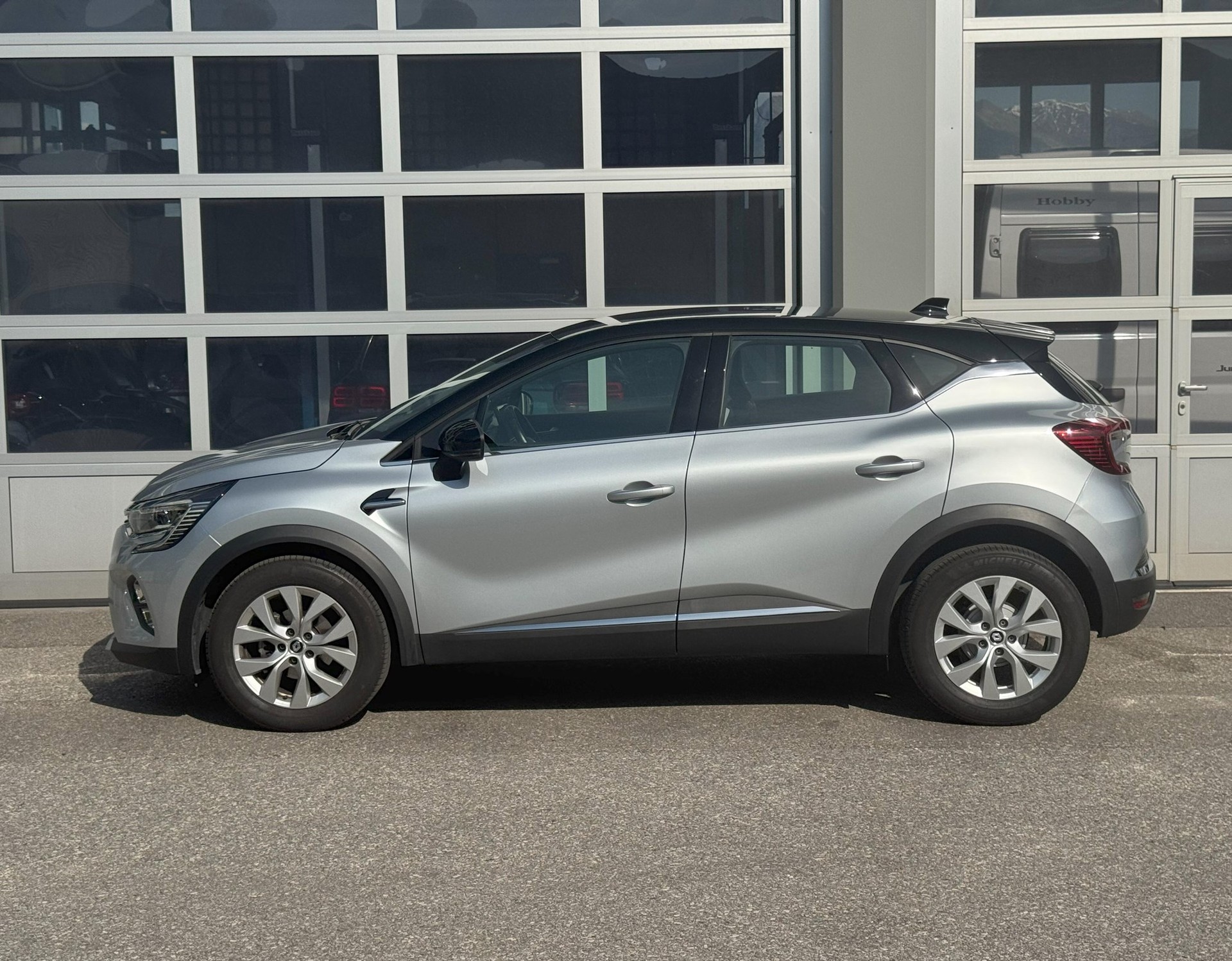 RENAULT Captur 1.3 TCe 140 Intens EDC-showroom-element-2