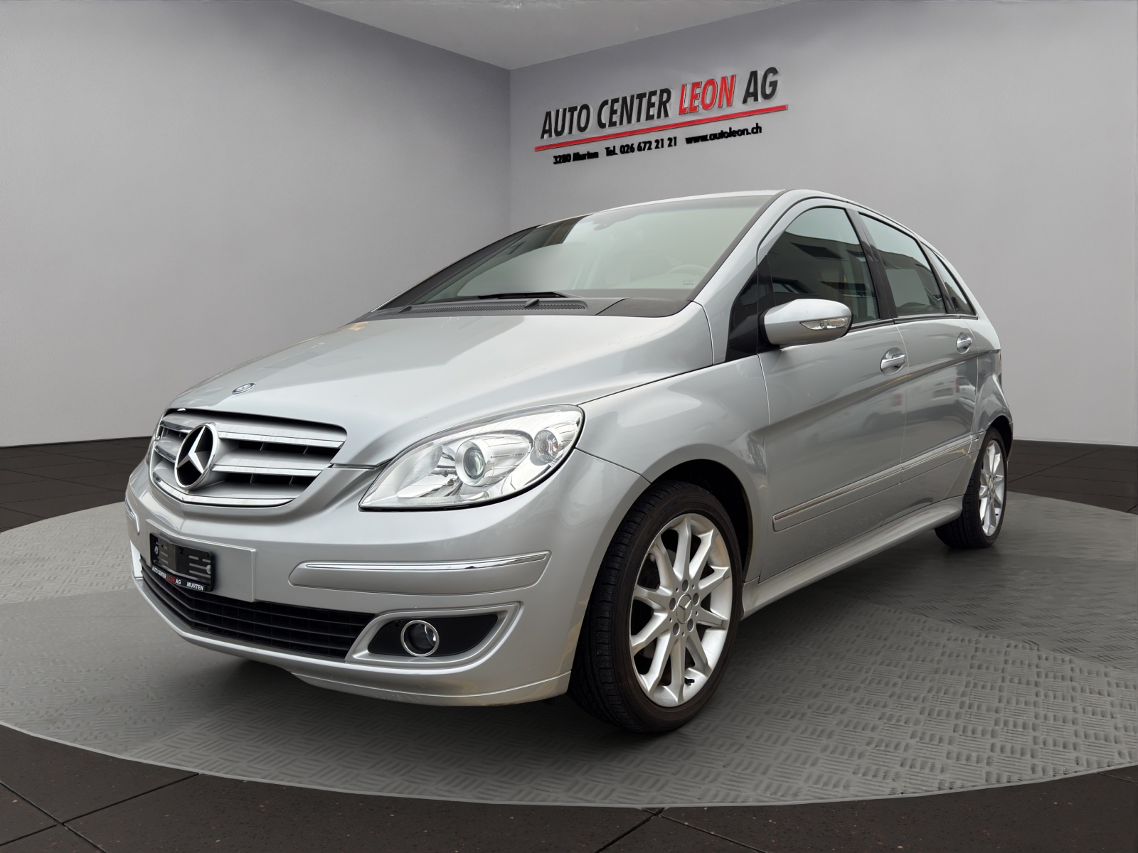 MERCEDES-BENZ B 170-showroom-element-1