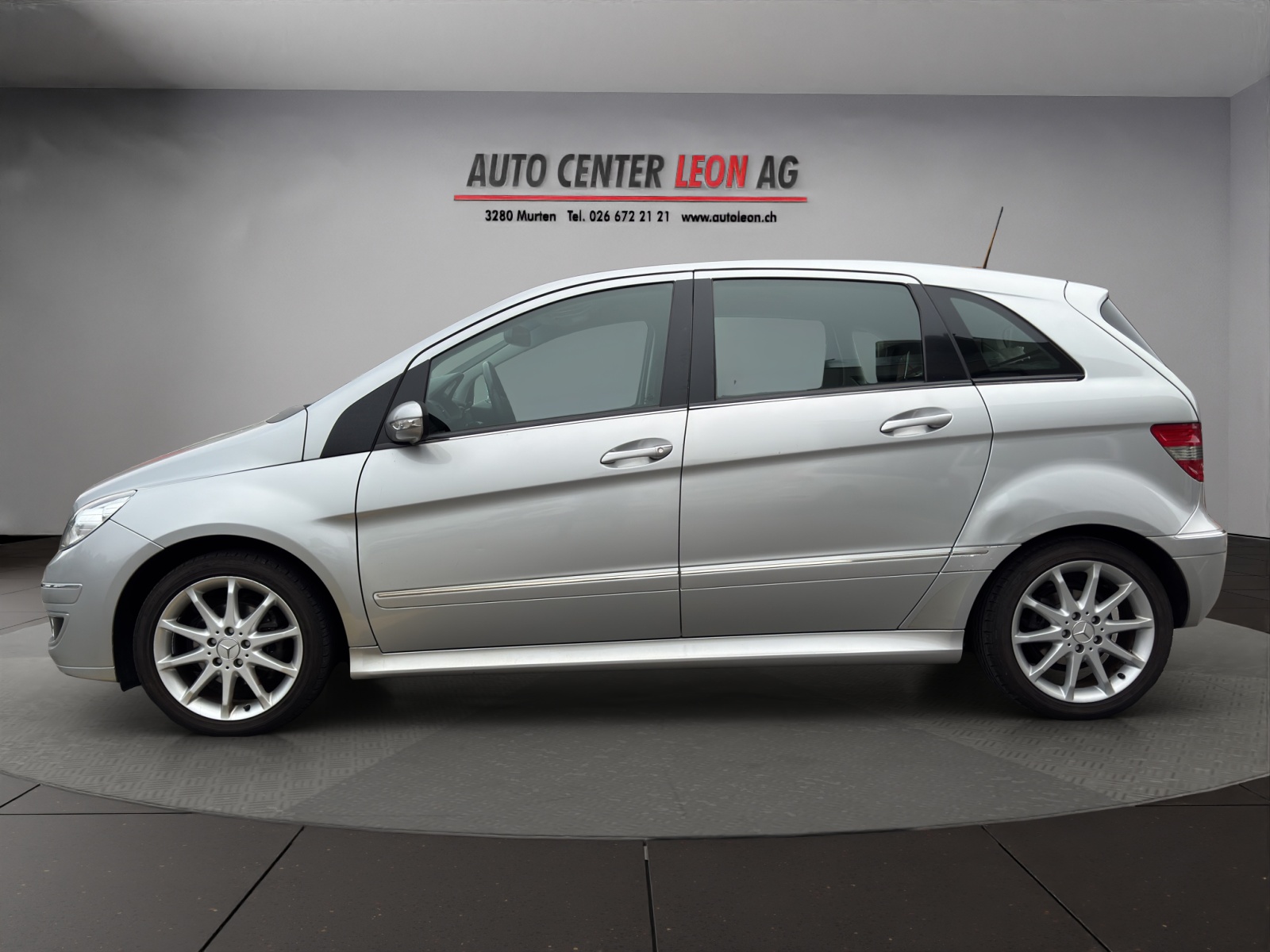 MERCEDES-BENZ B 170-showroom-element-2