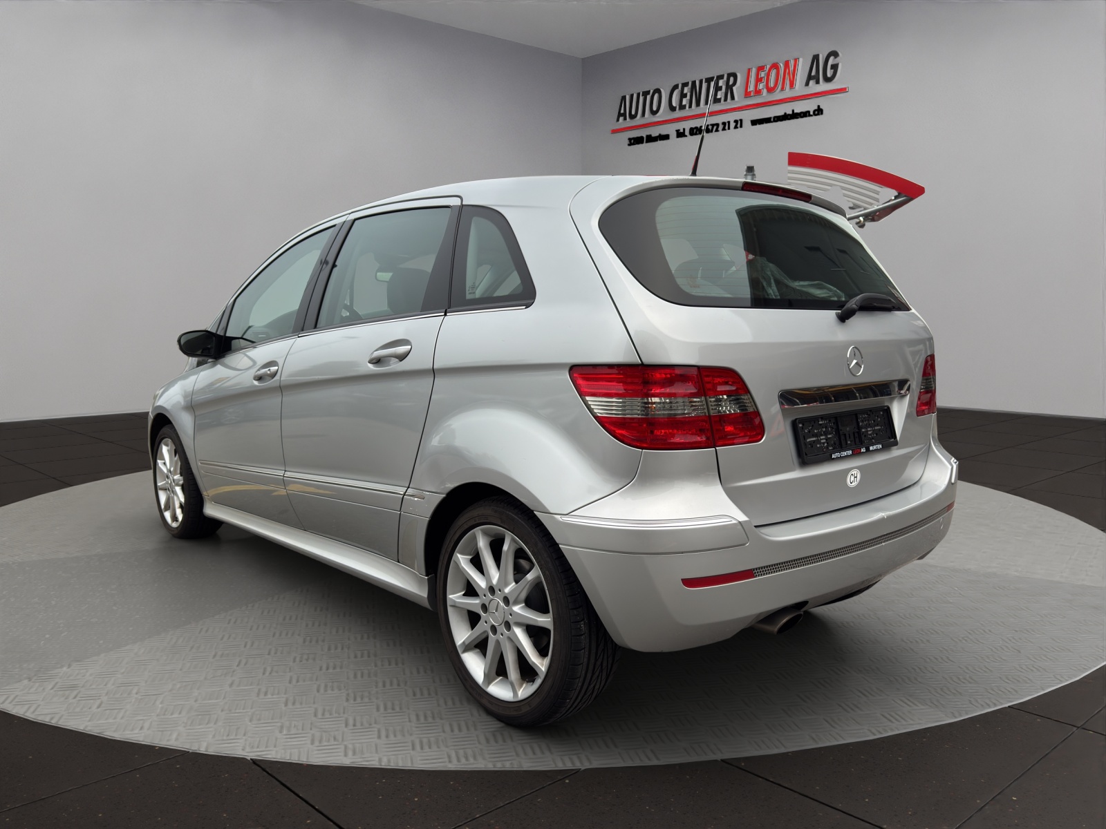 MERCEDES-BENZ B 170-showroom-element-3