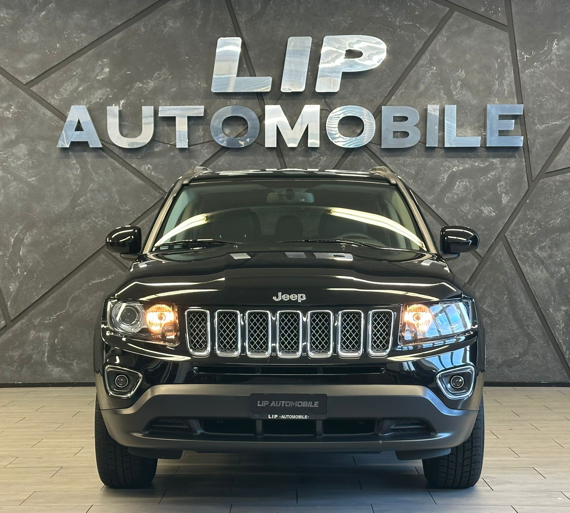 JEEP Compass 2.4 Limited Automatic-showroom-element-1