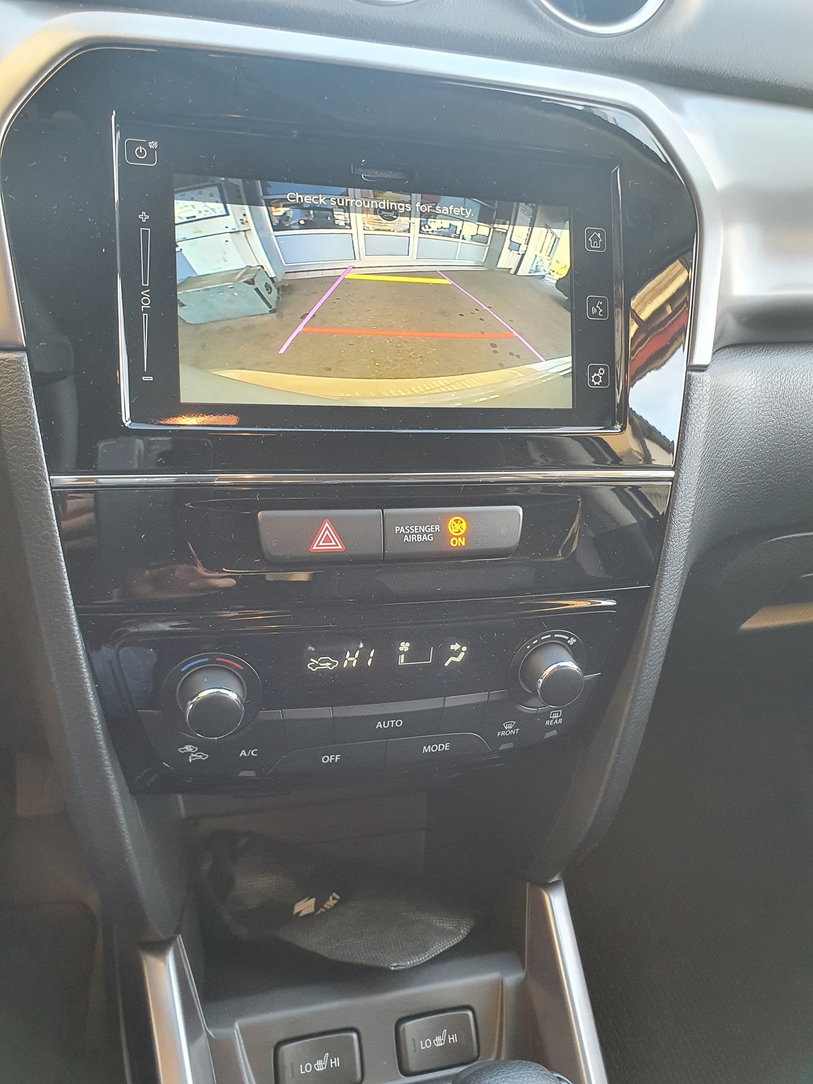 SUZUKI Vitara 1.5 Hybrid Edition 35 4x4 AGS-image-9