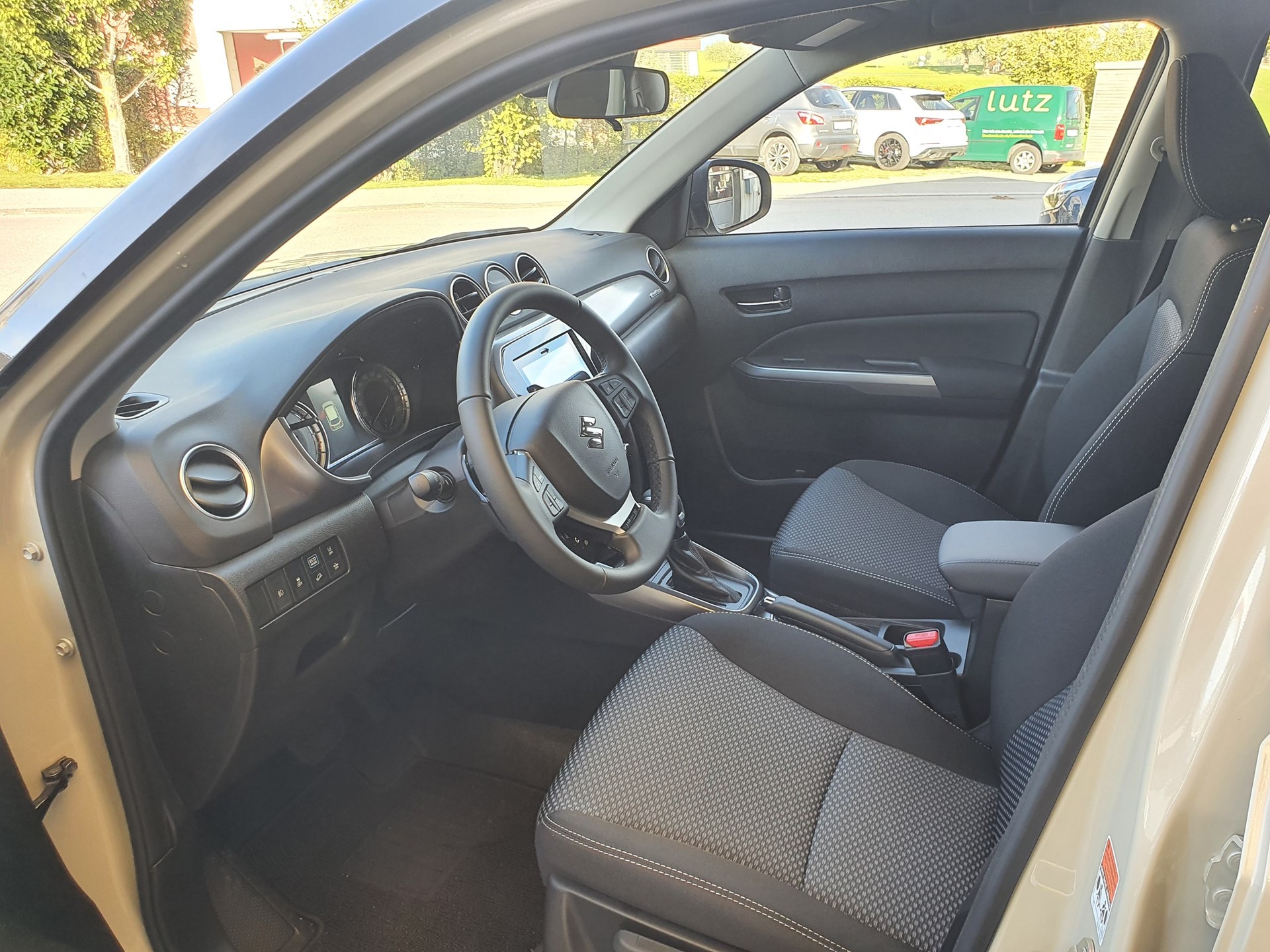 SUZUKI Vitara 1.5 Hybrid Edition 35 4x4 AGS-image-6