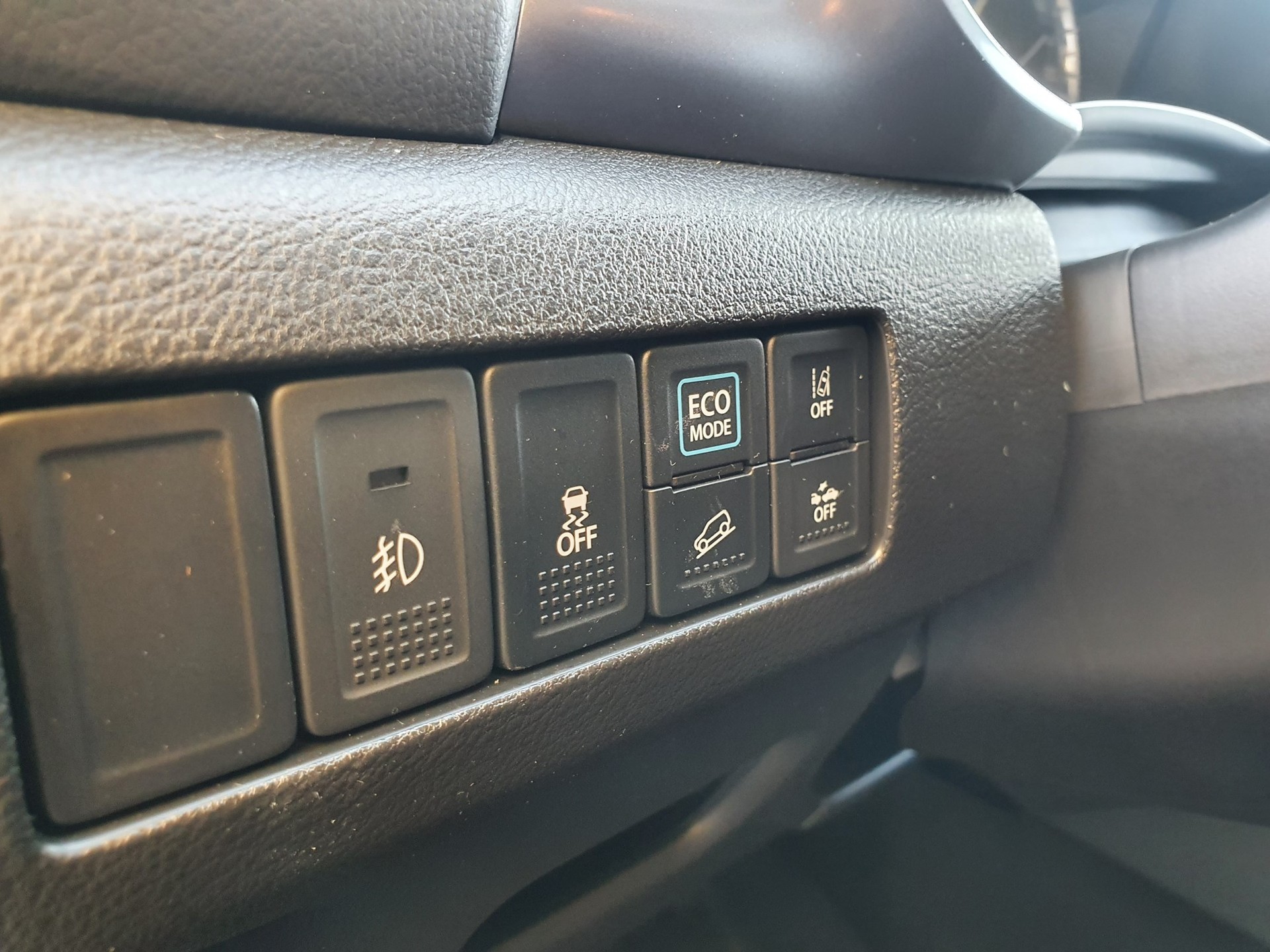 SUZUKI Vitara 1.5 Hybrid Edition 35 4x4 AGS-image-8