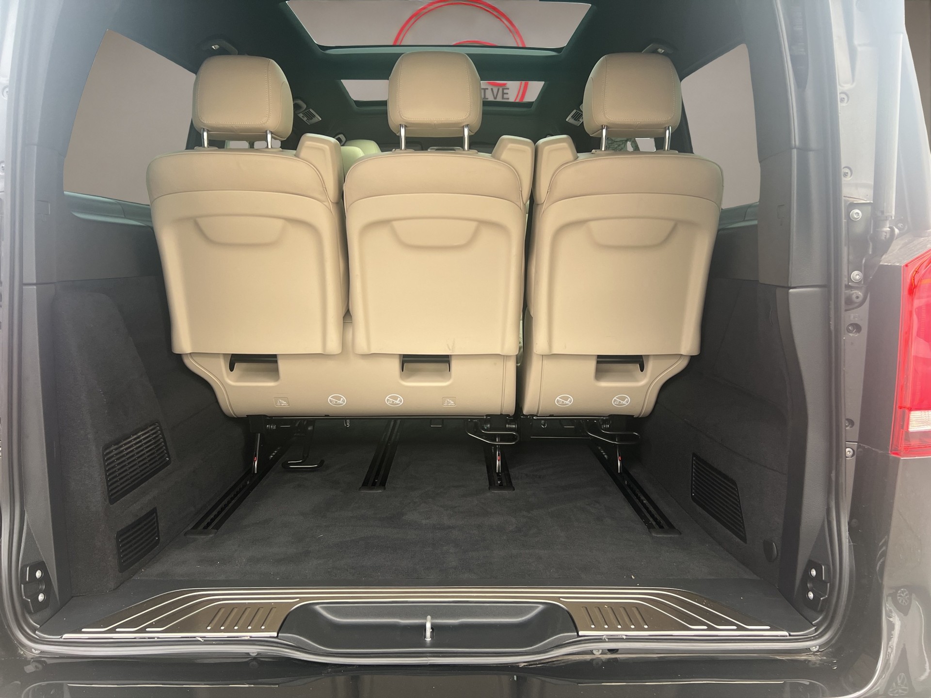 MERCEDES-BENZ V 300 d lang AMG -Line Avantg. 4Matic 9G-Tronic / Leder / Pano-Dach / Kamera / uvm.-image-19