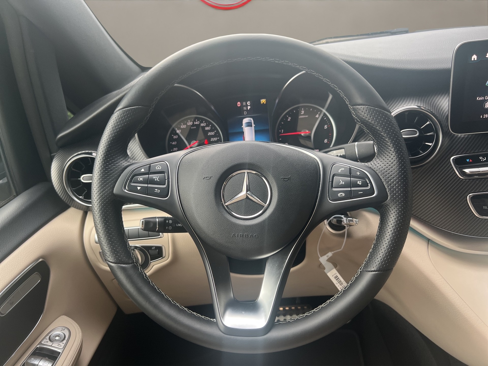 MERCEDES-BENZ V 300 d lang AMG -Line Avantg. 4Matic 9G-Tronic / Leder / Pano-Dach / Kamera / uvm.-image-10