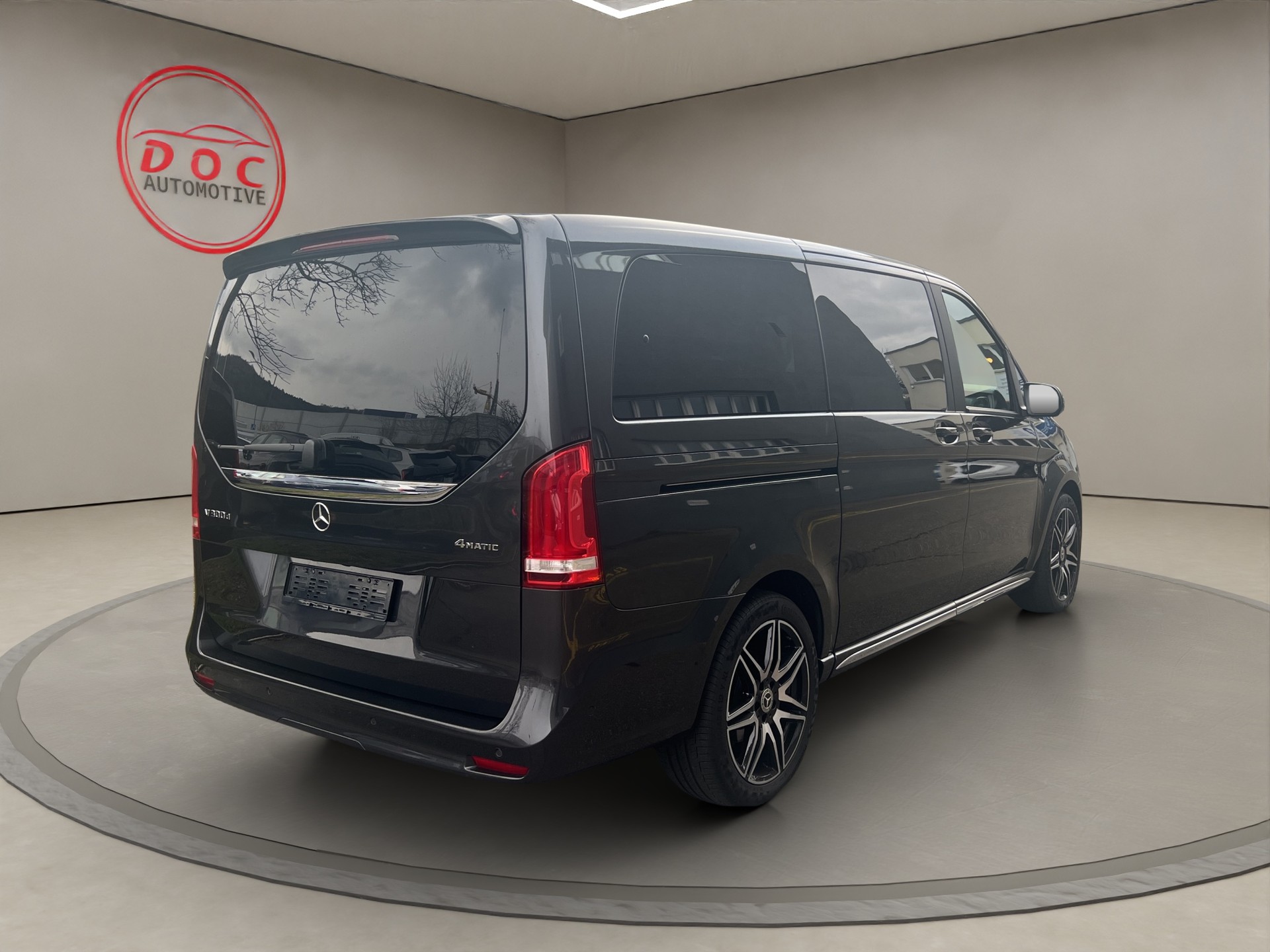 MERCEDES-BENZ V 300 d lang AMG -Line Avantg. 4Matic 9G-Tronic / Leder / Pano-Dach / Kamera / uvm.-showroom-element-3