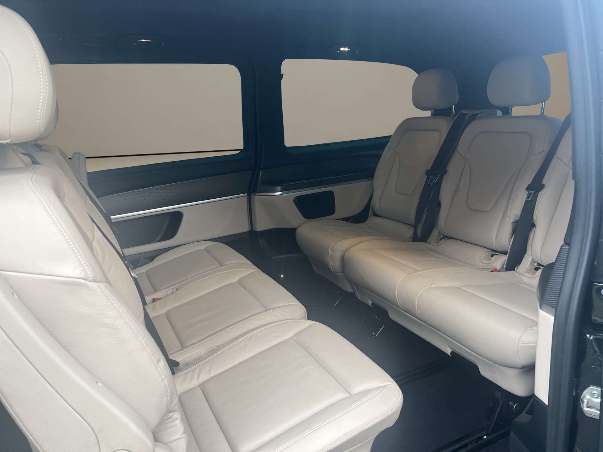 MERCEDES-BENZ V 300 d lang AMG -Line Avantg. 4Matic 9G-Tronic / Leder / Pano-Dach / Kamera / uvm.-image-7