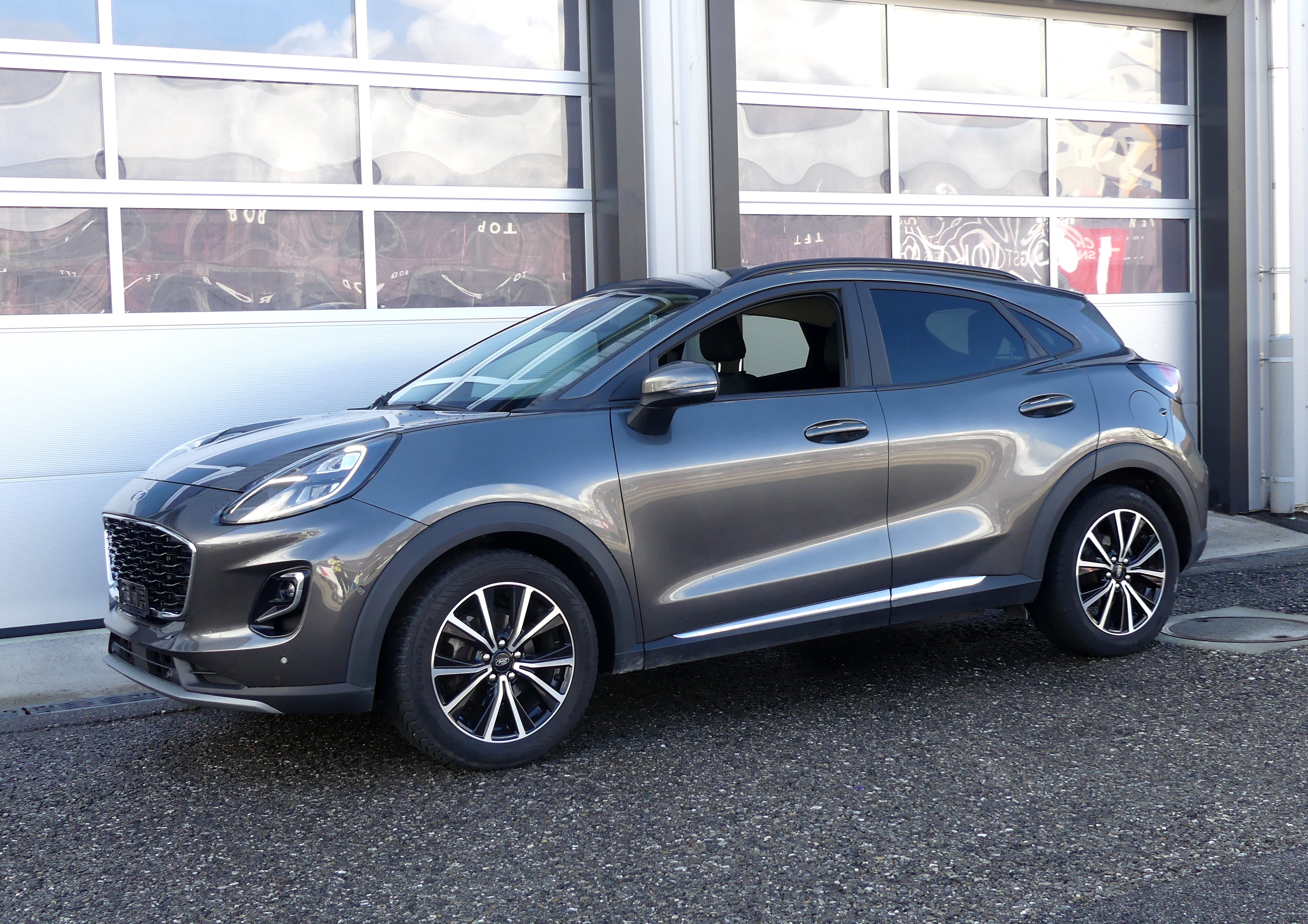 FORD Puma 1.0MHEV Titanium (SUV / GelÃ¤ndewagen)