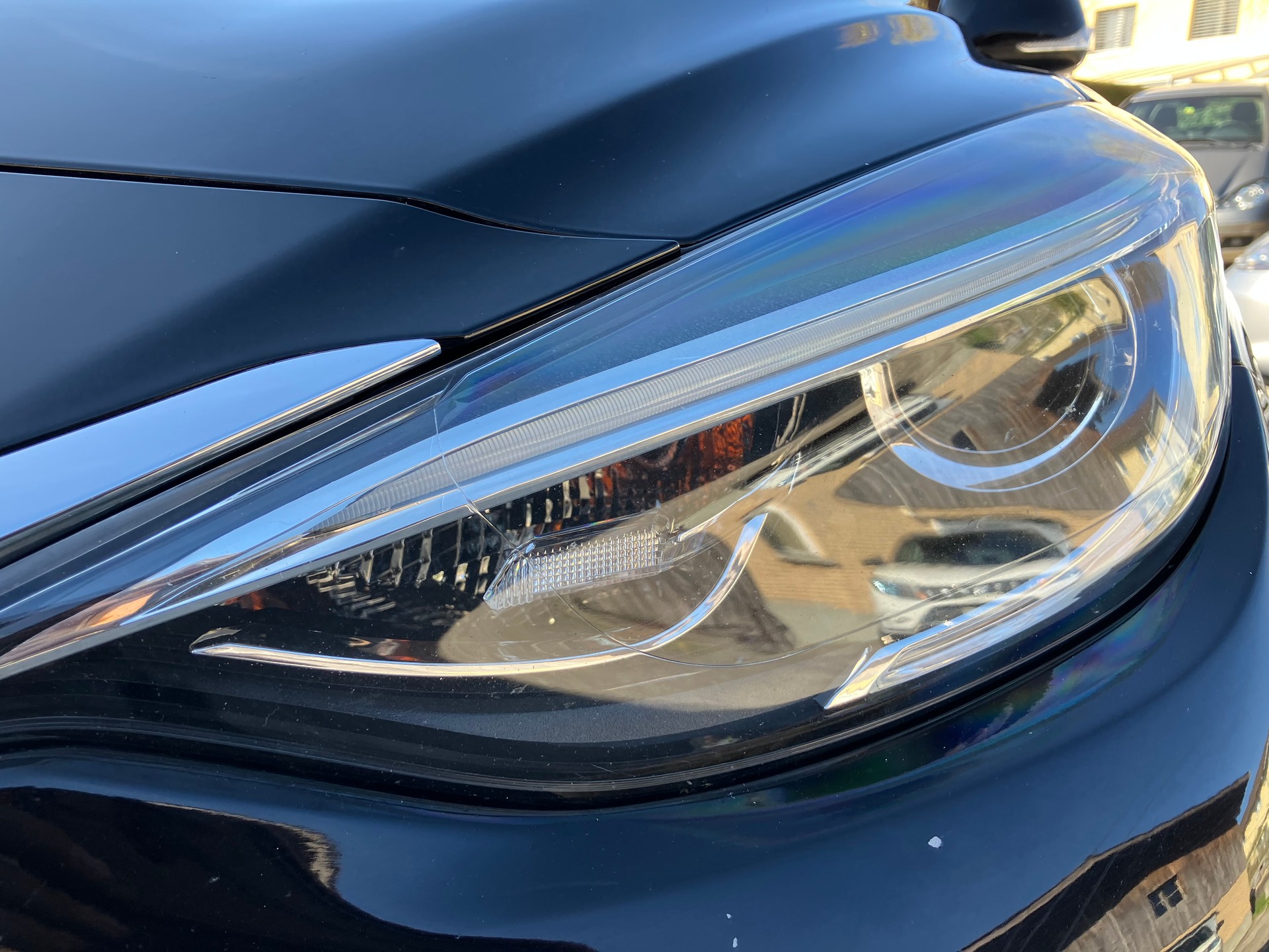 INFINITI Q30 2.2d City Black Edition AWD DCT-image-12