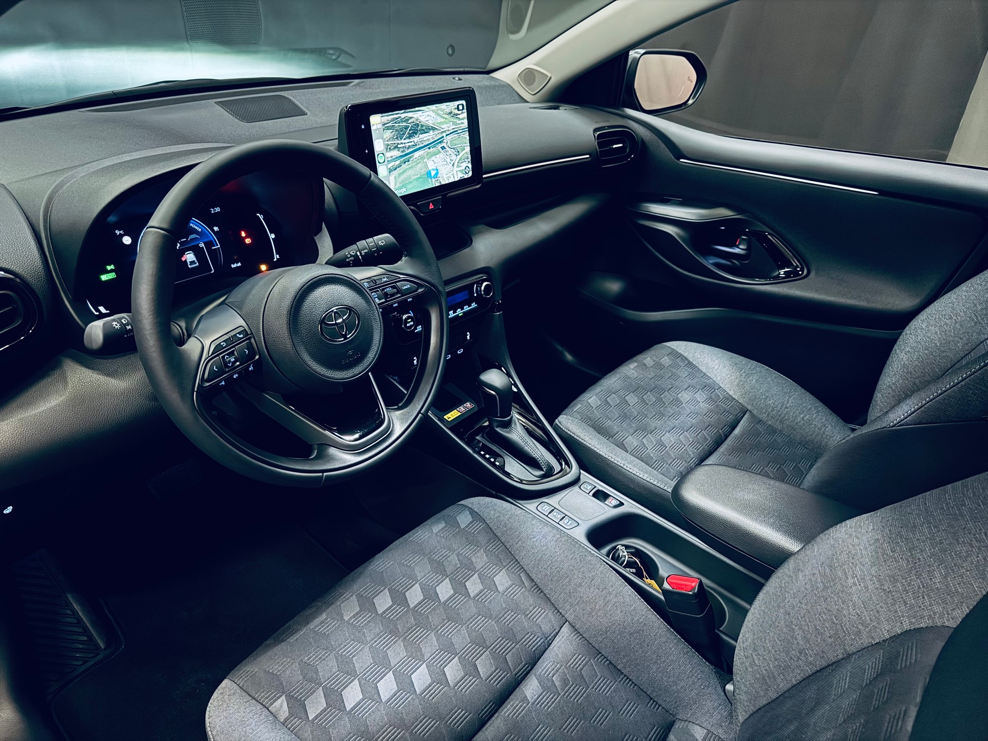 TOYOTA Yaris 1.5 Trend e-CVT-showroom-element-1