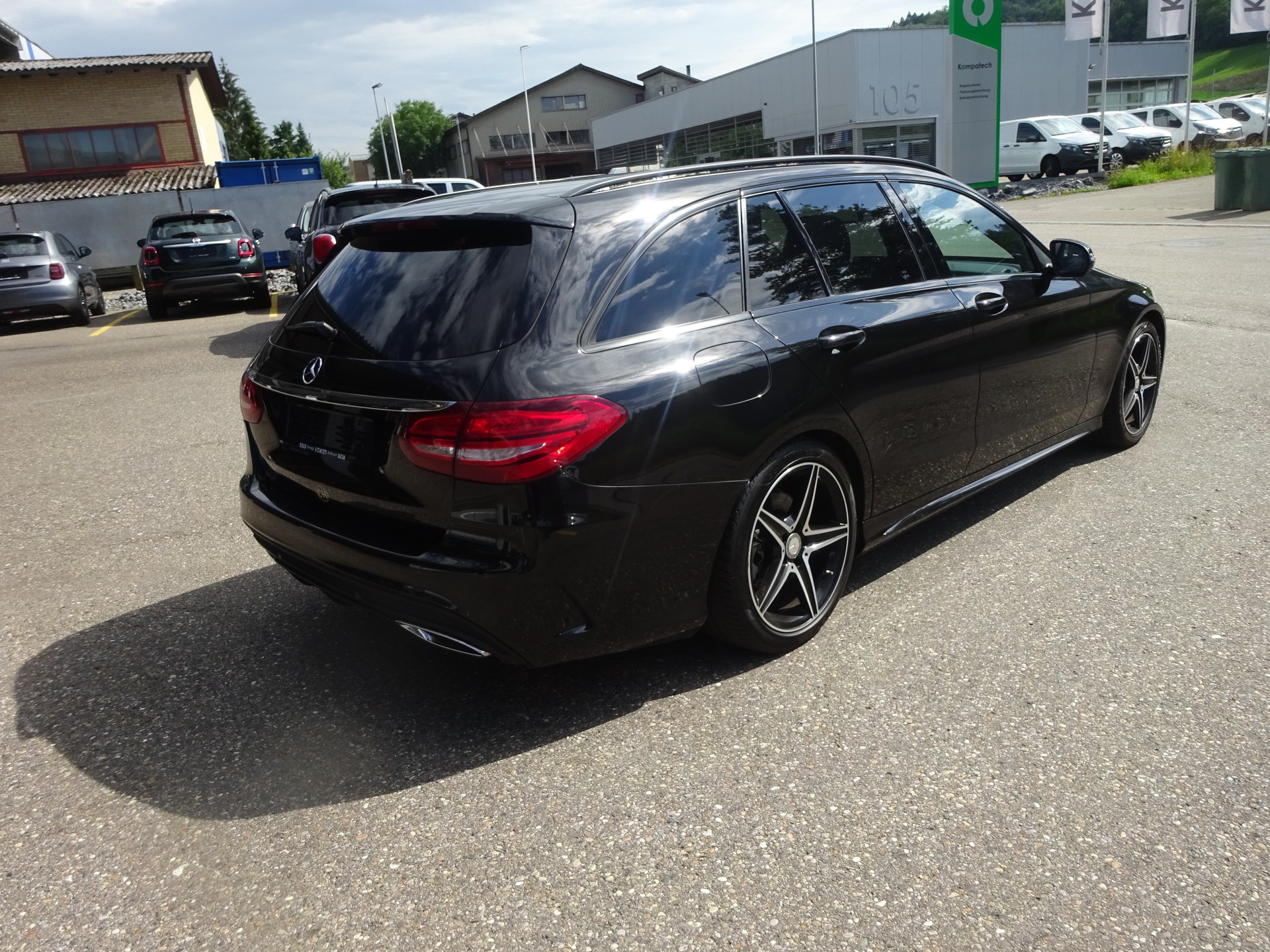 MERCEDES-BENZ C 250 BlueTEC AMG Line 4Matic 7G-Tronic-image-4