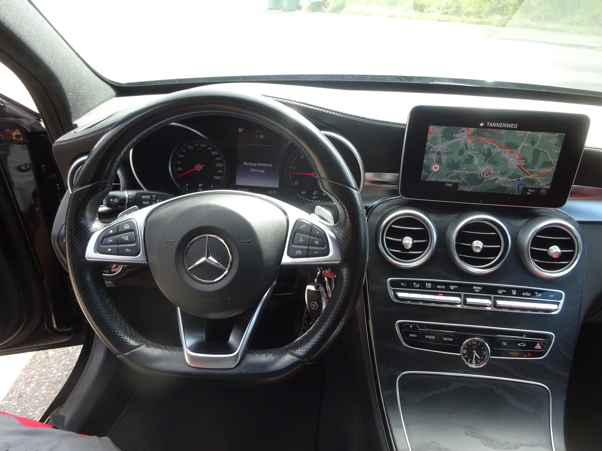 MERCEDES-BENZ C 250 BlueTEC AMG Line 4Matic 7G-Tronic-image-12
