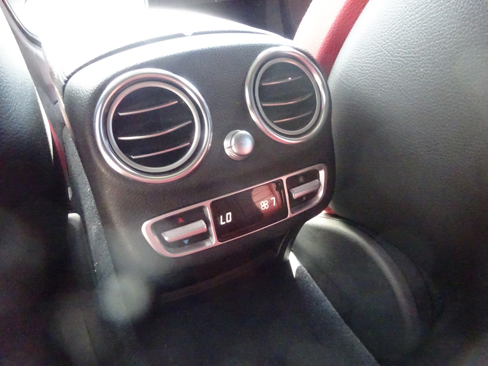 MERCEDES-BENZ C 250 BlueTEC AMG Line 4Matic 7G-Tronic-image-15