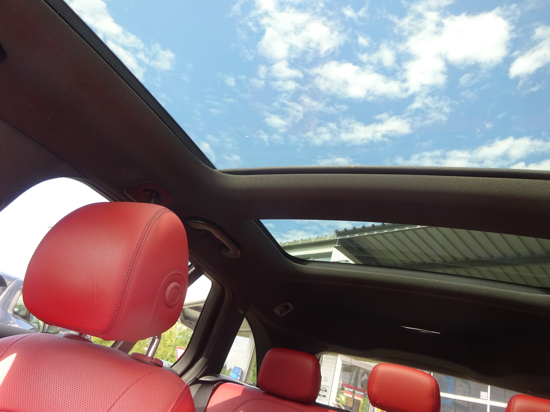 MERCEDES-BENZ C 250 BlueTEC AMG Line 4Matic 7G-Tronic-image-13