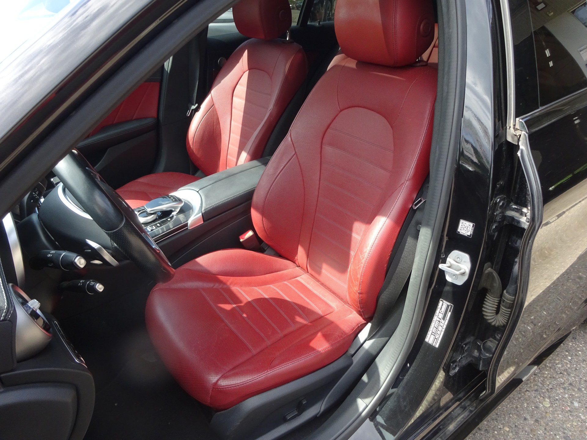 MERCEDES-BENZ C 250 BlueTEC AMG Line 4Matic 7G-Tronic-image-8