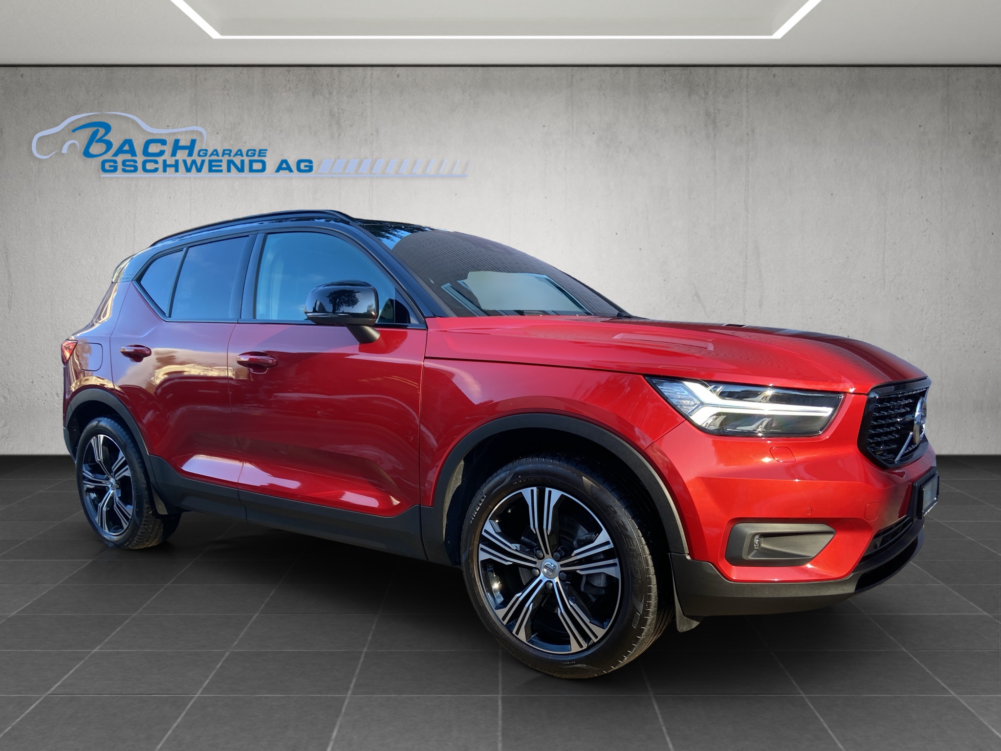 VOLVO XC40 D4 (SUV / Geländewagen) Volvo VOLVO XC40 D4 (SUV / Geländewagen)