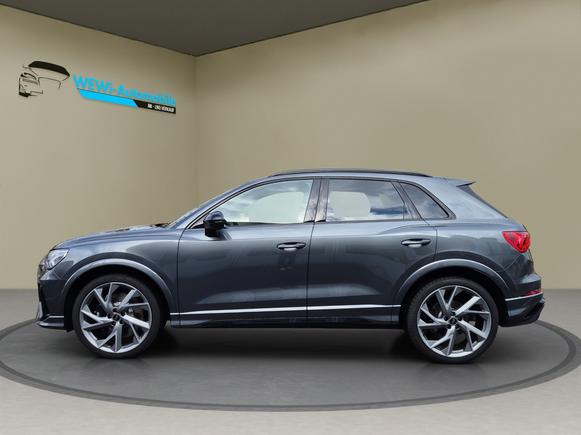 AUDI RS Q3 2.5 TFSI quattro S tronic-showroom-element-2