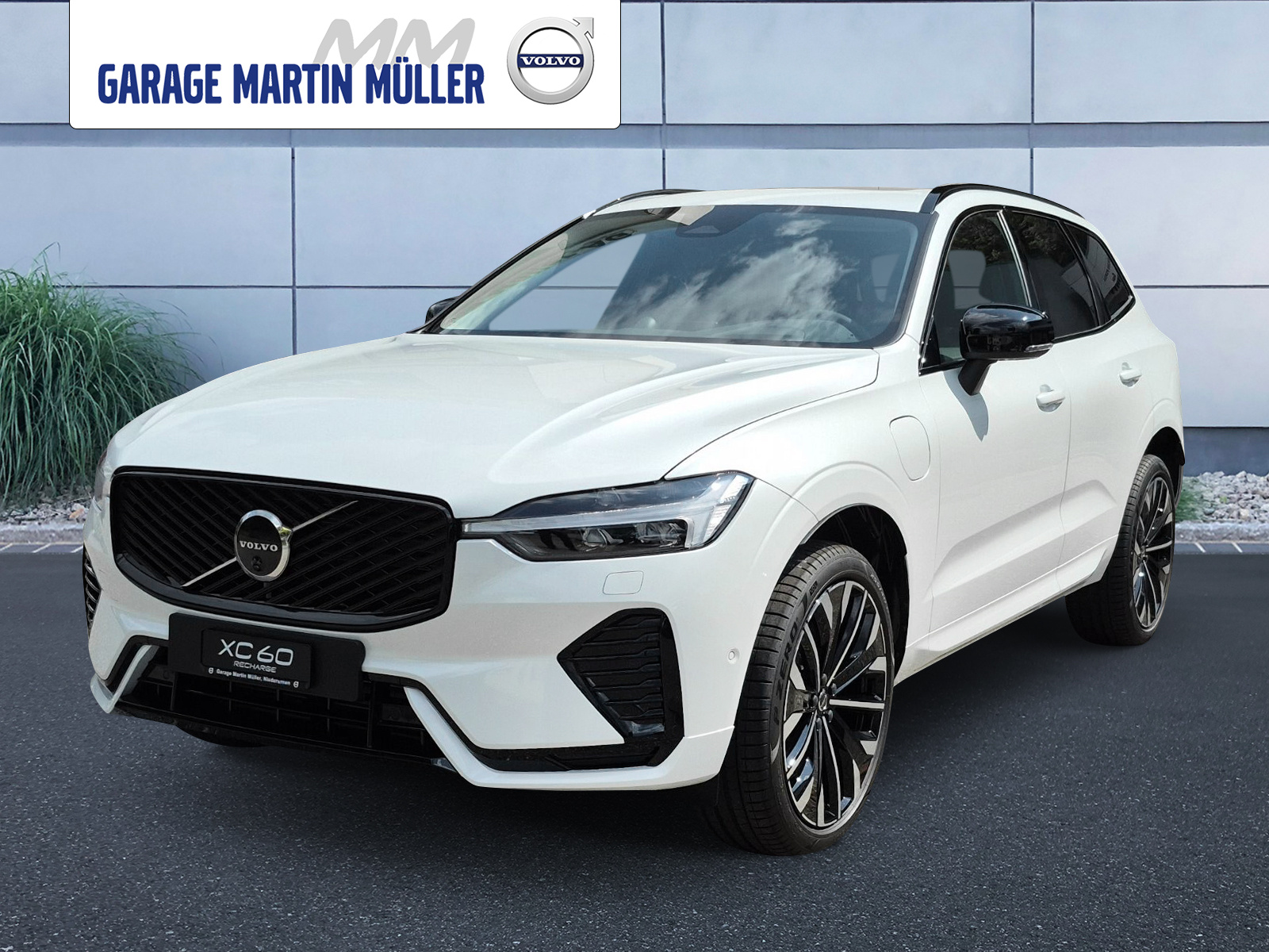 VOLVO XC60 2.0 T6 TE Ultra Dark (SUV / GelÃ¤ndewagen)