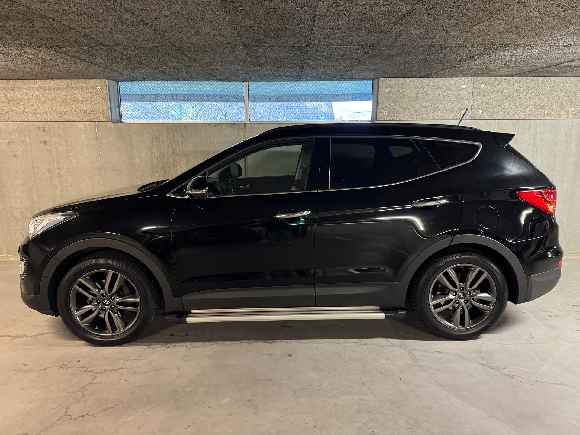 HYUNDAI Santa Fe 2.2 CRDI Premium 4WD Automatic-showroom-element-1