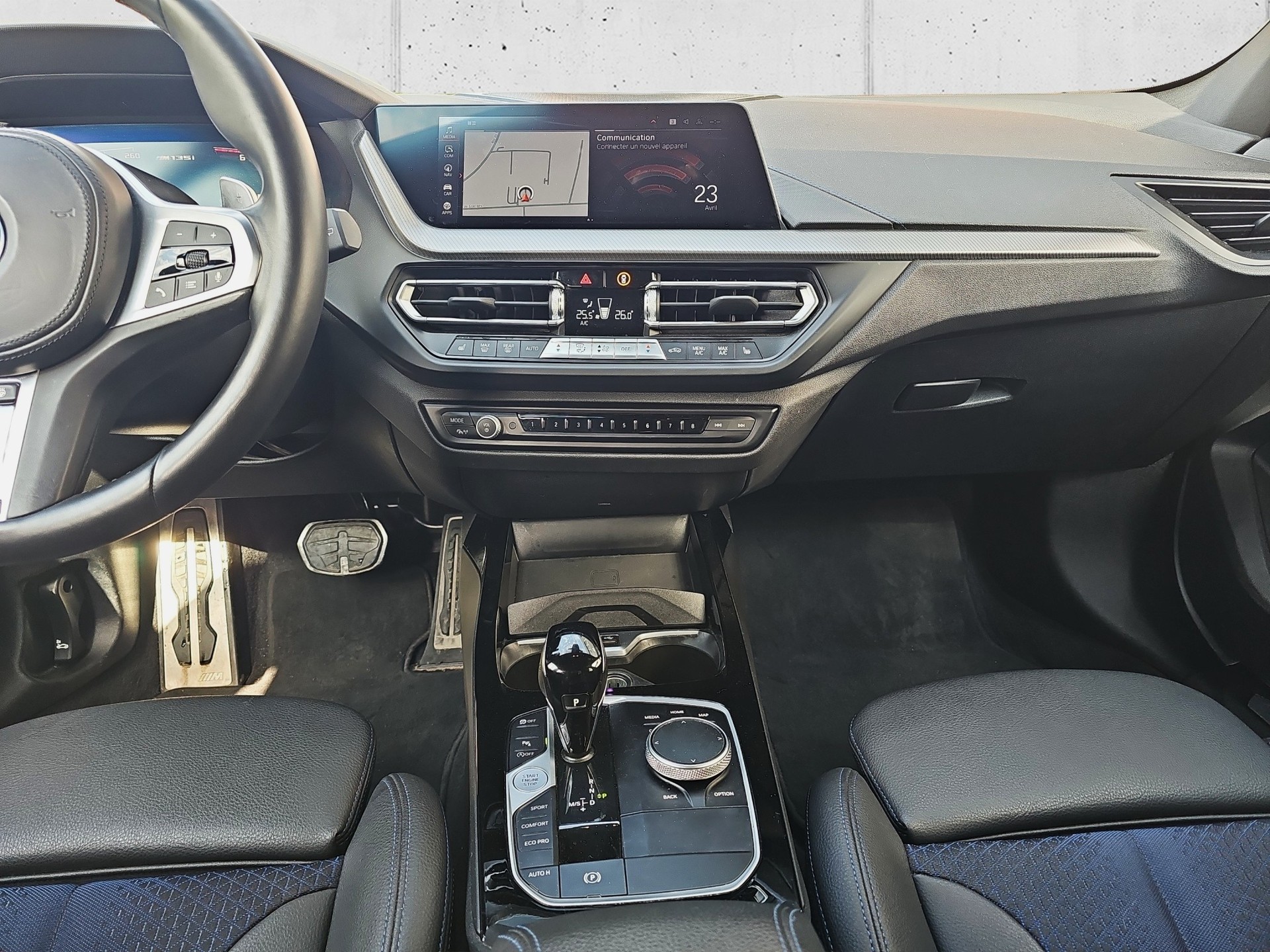 BMW M135i xDrive Steptronic-image-17