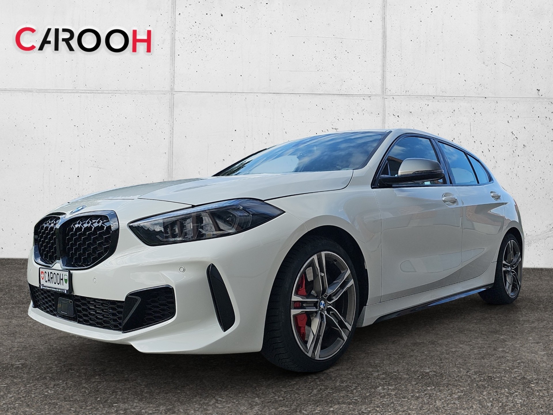 BMW M135i xDrive Steptronic-showroom-element-2