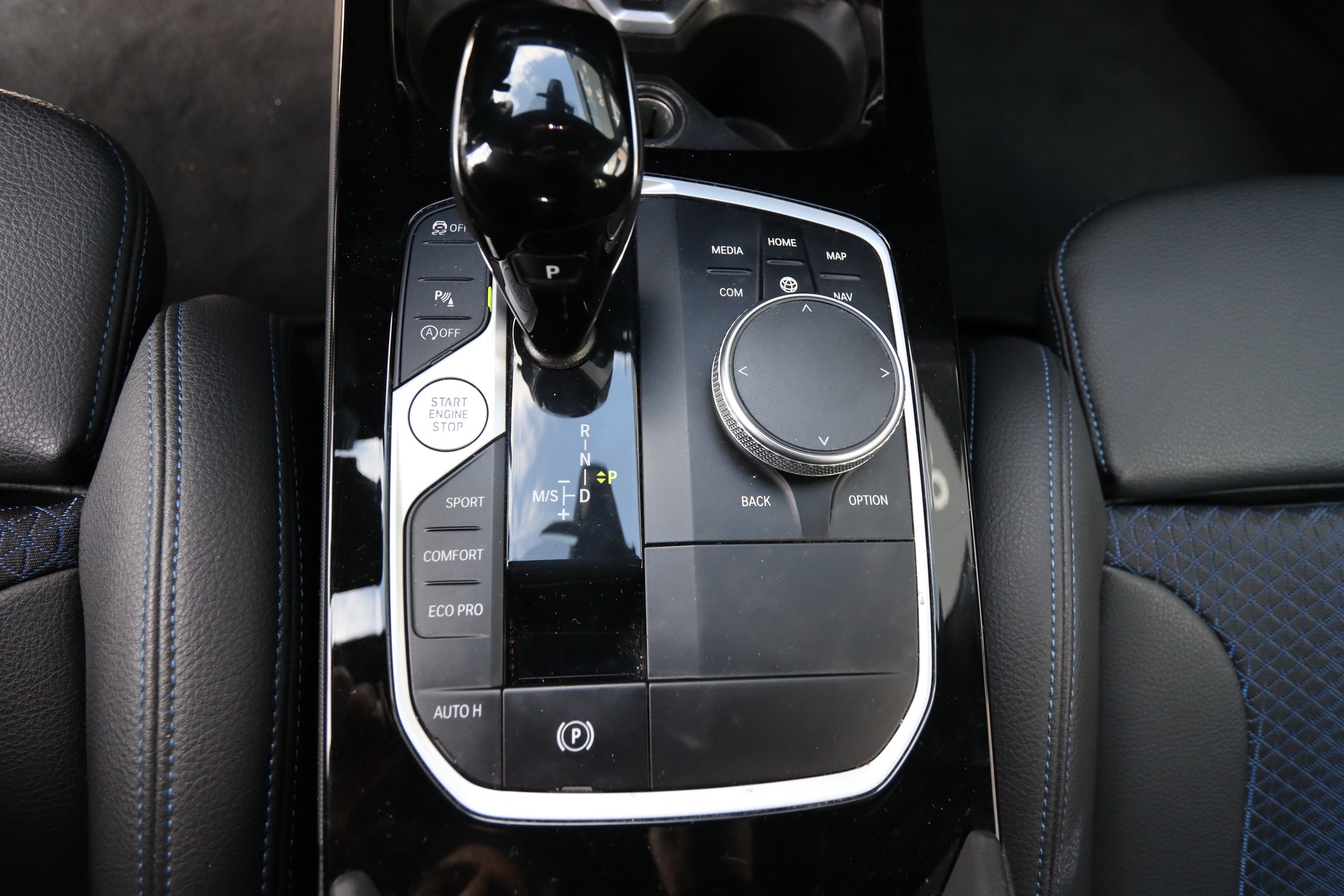 BMW M135i xDrive Steptronic-image-21