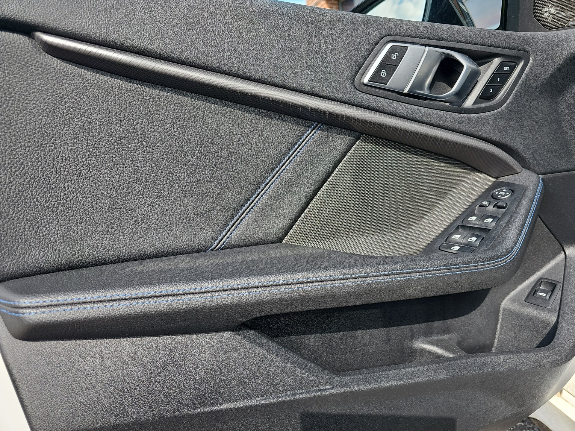 BMW M135i xDrive Steptronic-image-23