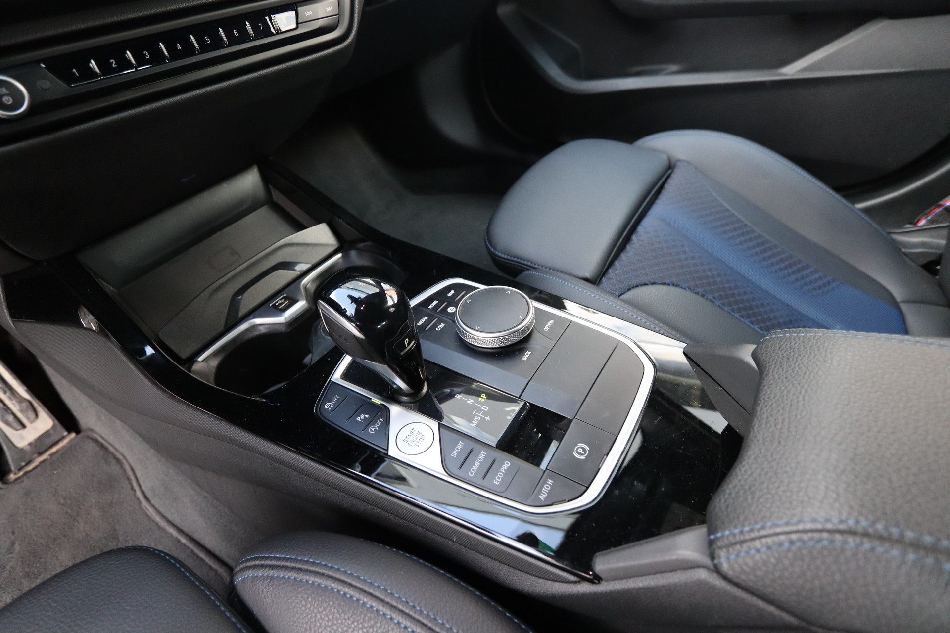 BMW M135i xDrive Steptronic-image-20