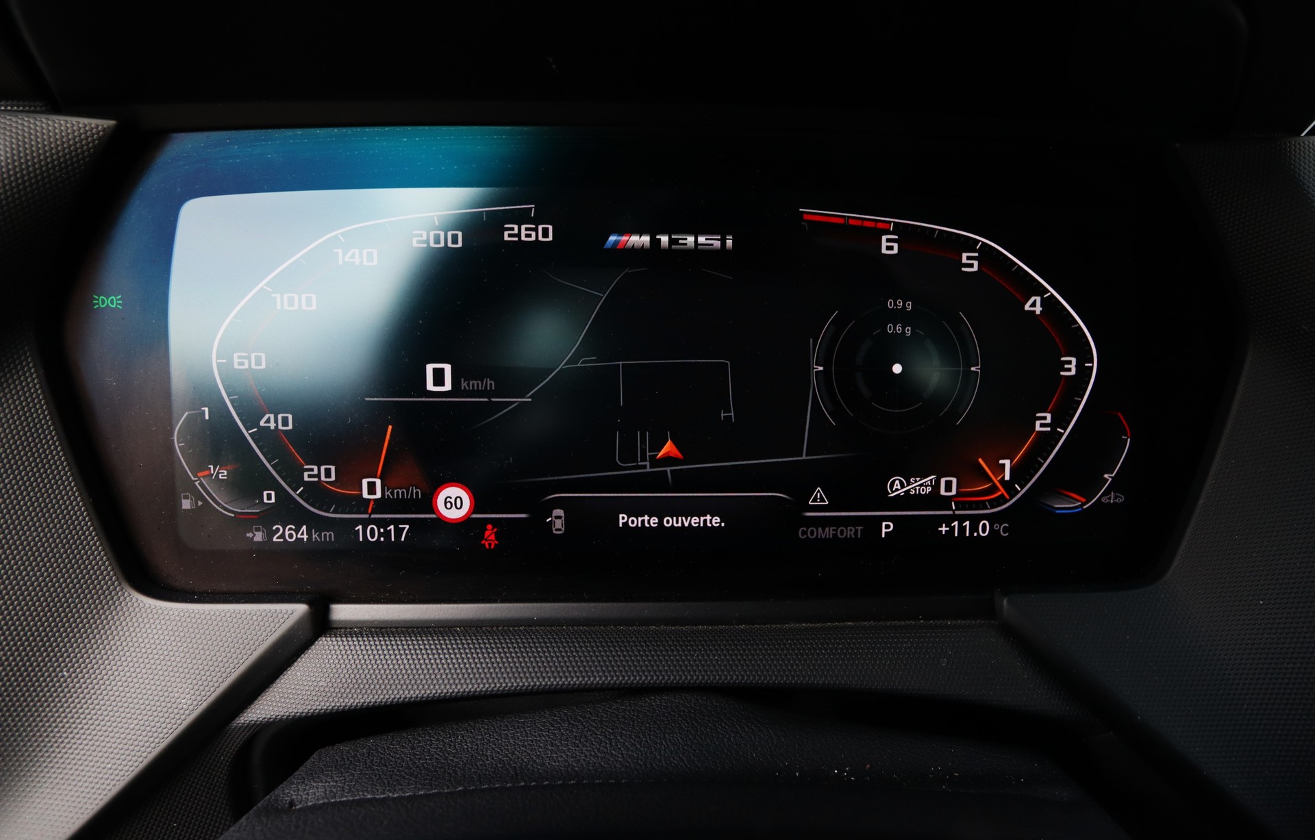 BMW M135i xDrive Steptronic-image-16