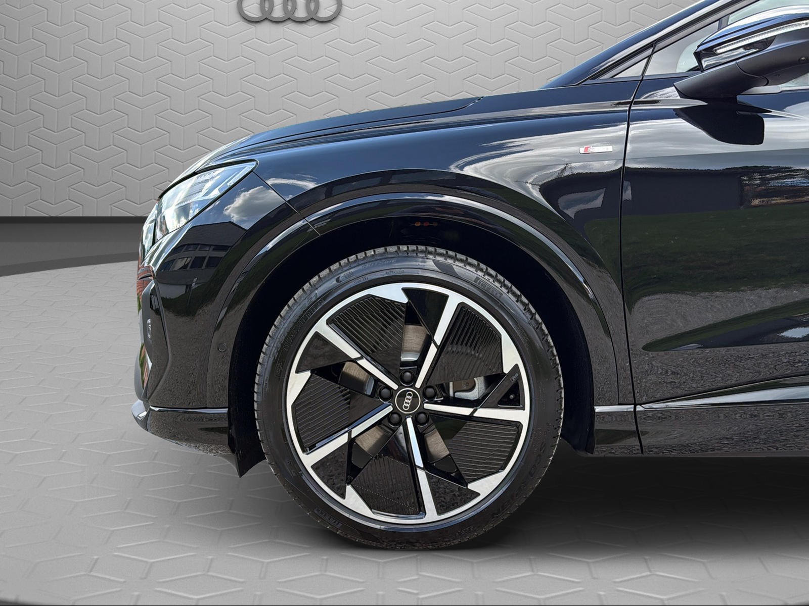 AUDI Q4 Sportback e-tron 45 Edition Swiss Ski quattro-image-5
