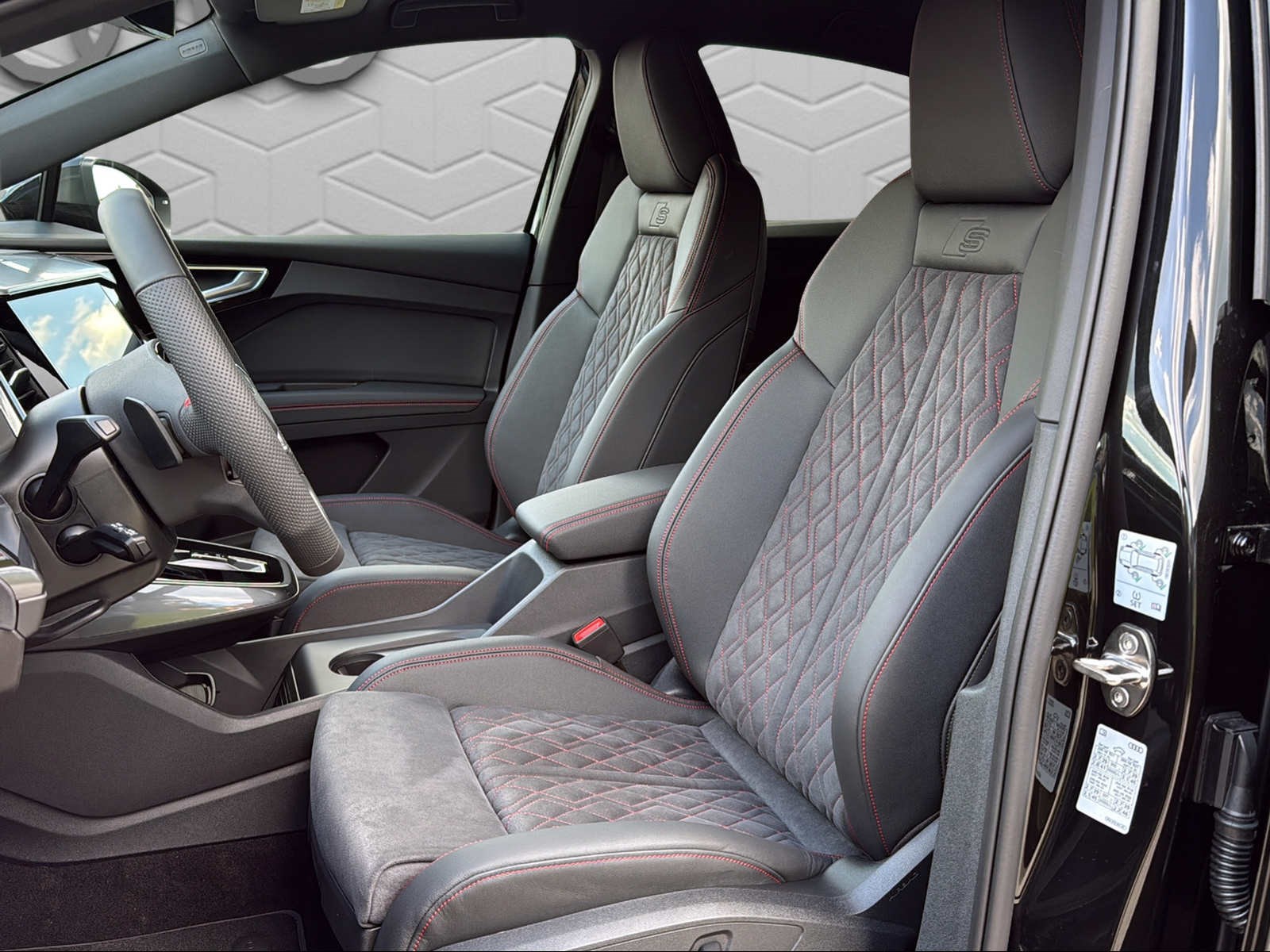 AUDI Q4 Sportback e-tron 45 Edition Swiss Ski quattro-image-6