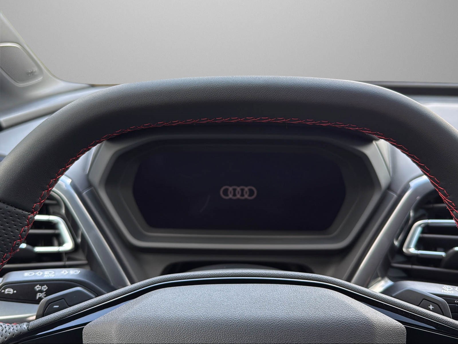 AUDI Q4 Sportback e-tron 45 Edition Swiss Ski quattro-image-8