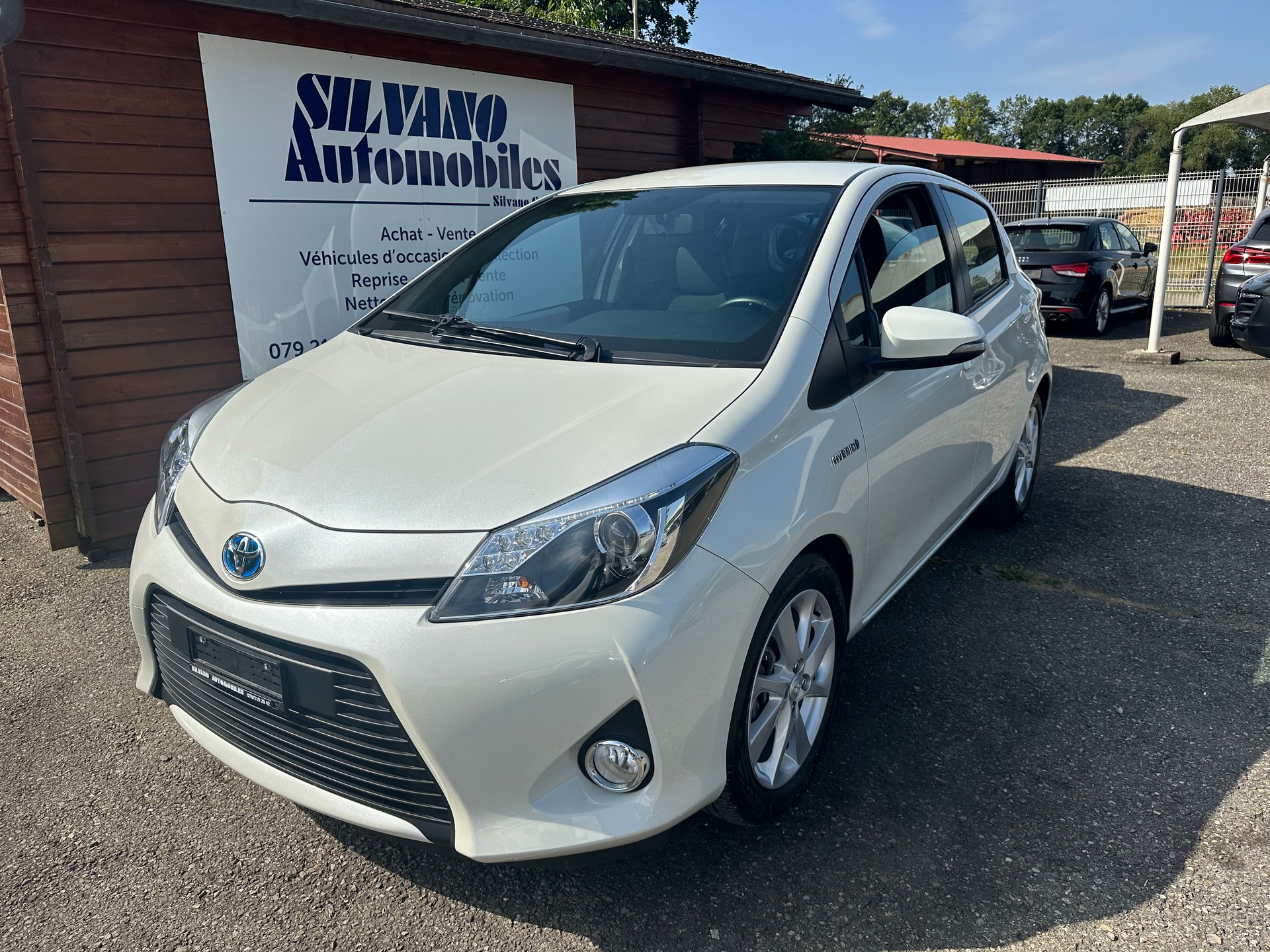 TOYOTA Yaris 1.5 VVT-i Hybrid Sol Premium CVT