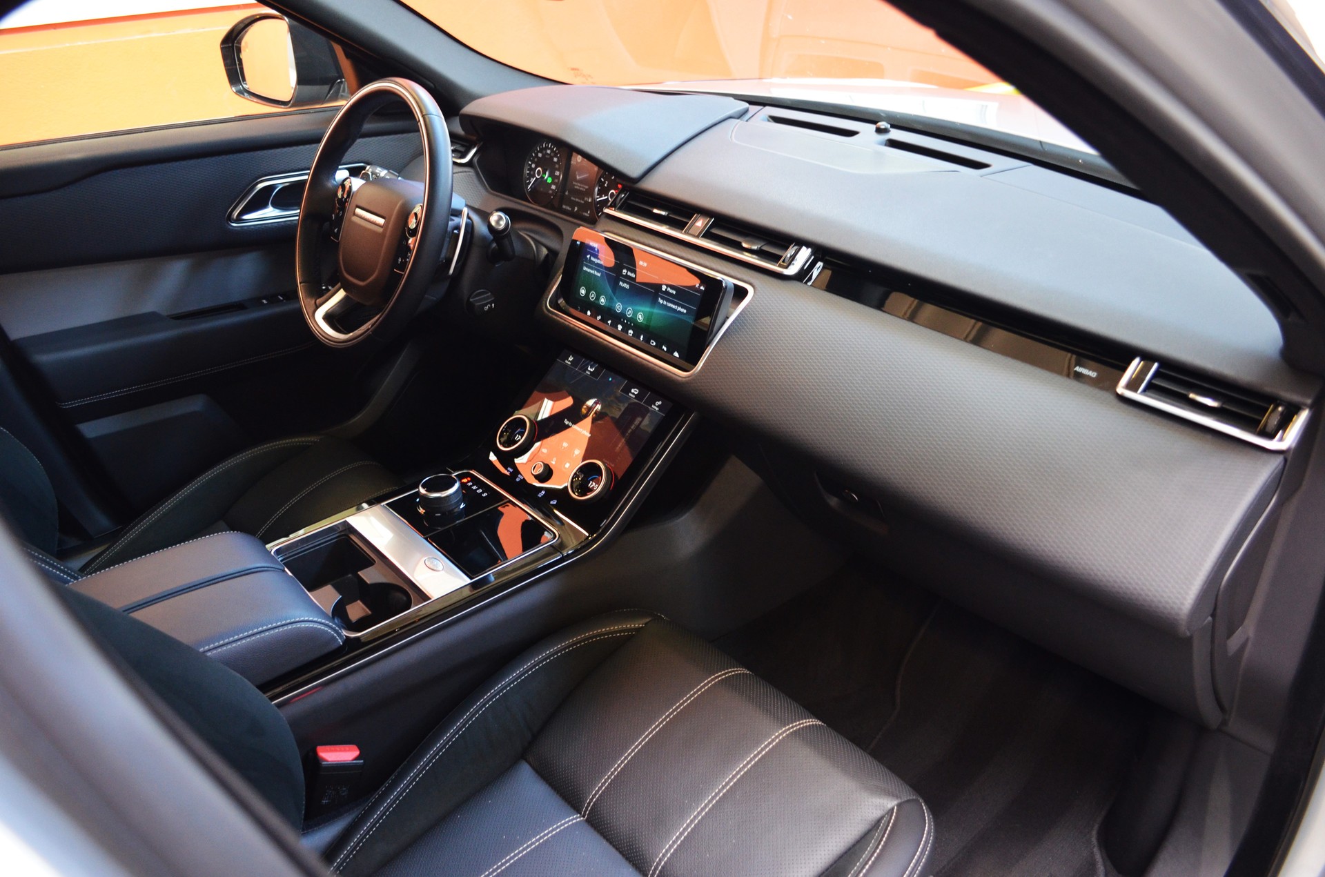 LAND ROVER Range Rover Velar P 250 R-Dynamic S-image-8