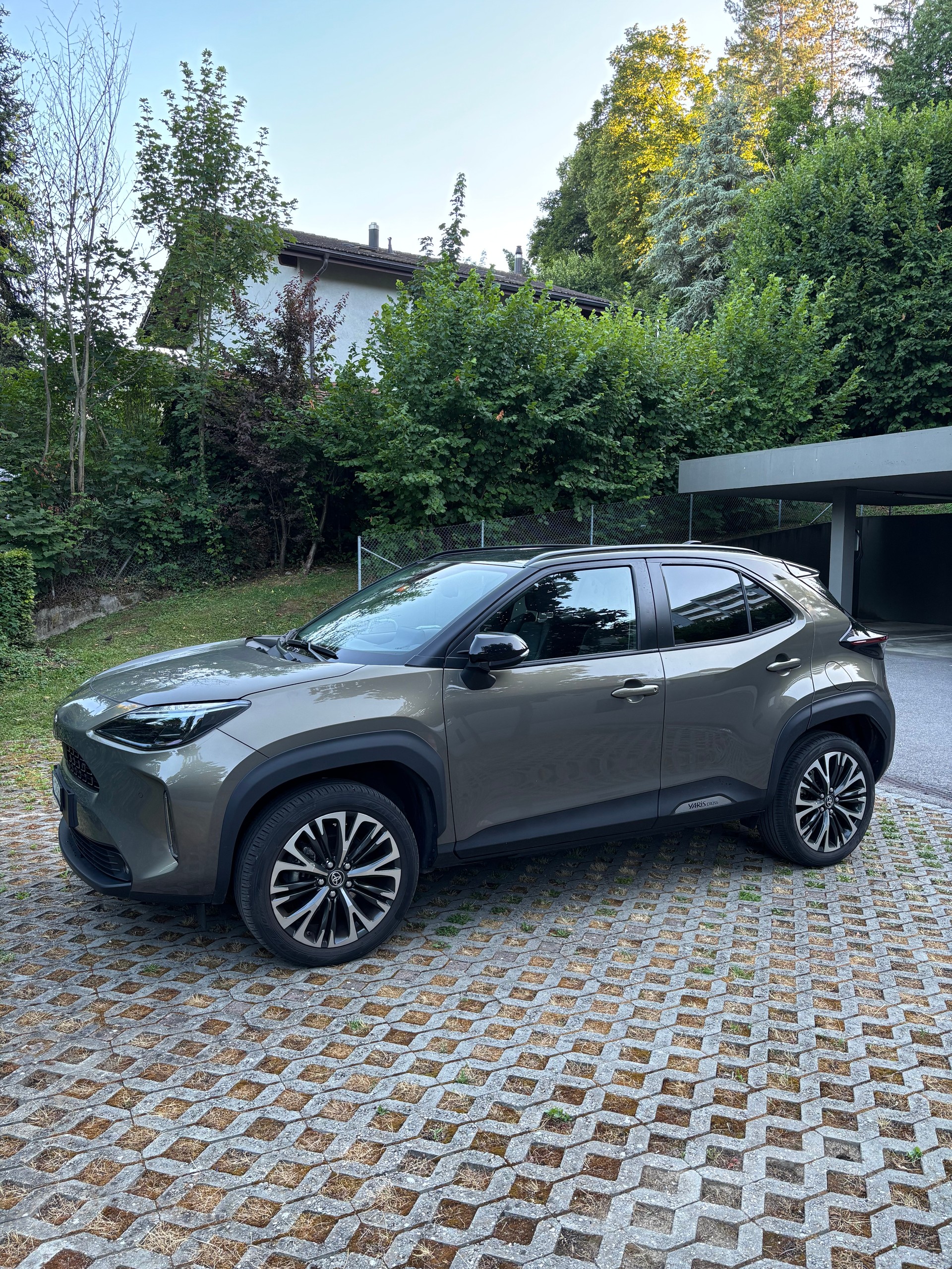 TOYOTA 1.5 Executive e-CVT