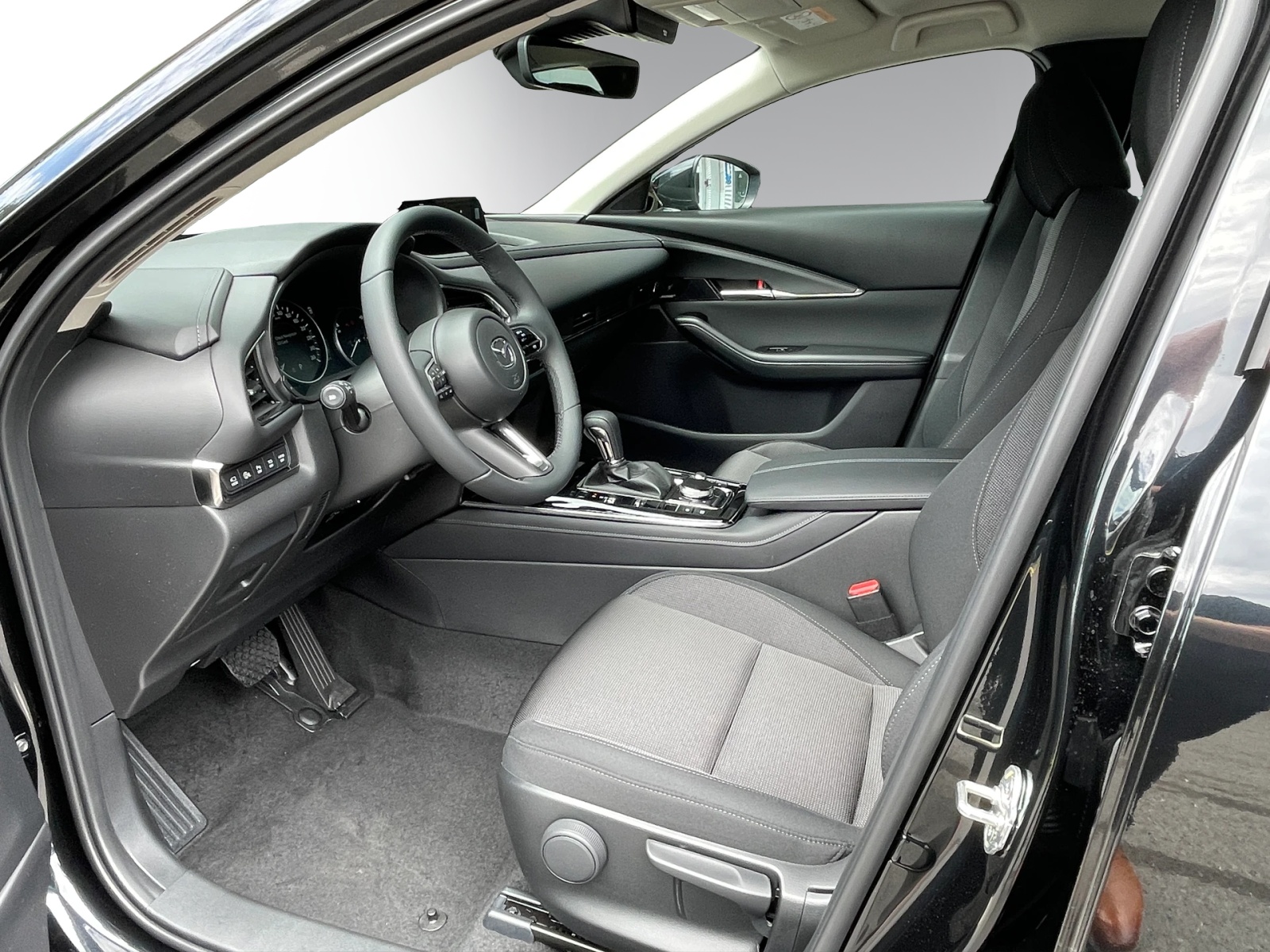 MAZDA CX-30 SKYACTIV-X 186 M Hybrid Exclusive Line AWD AT-showroom-element-3