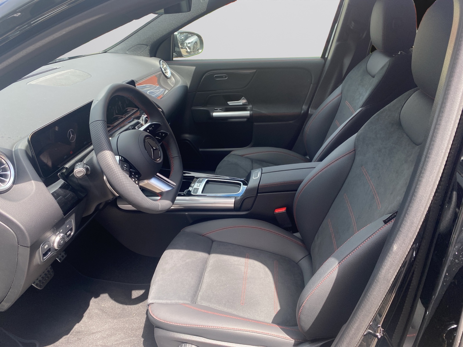 Image MERCEDES-BENZ GLA-200 GLA 200 7G-DCT