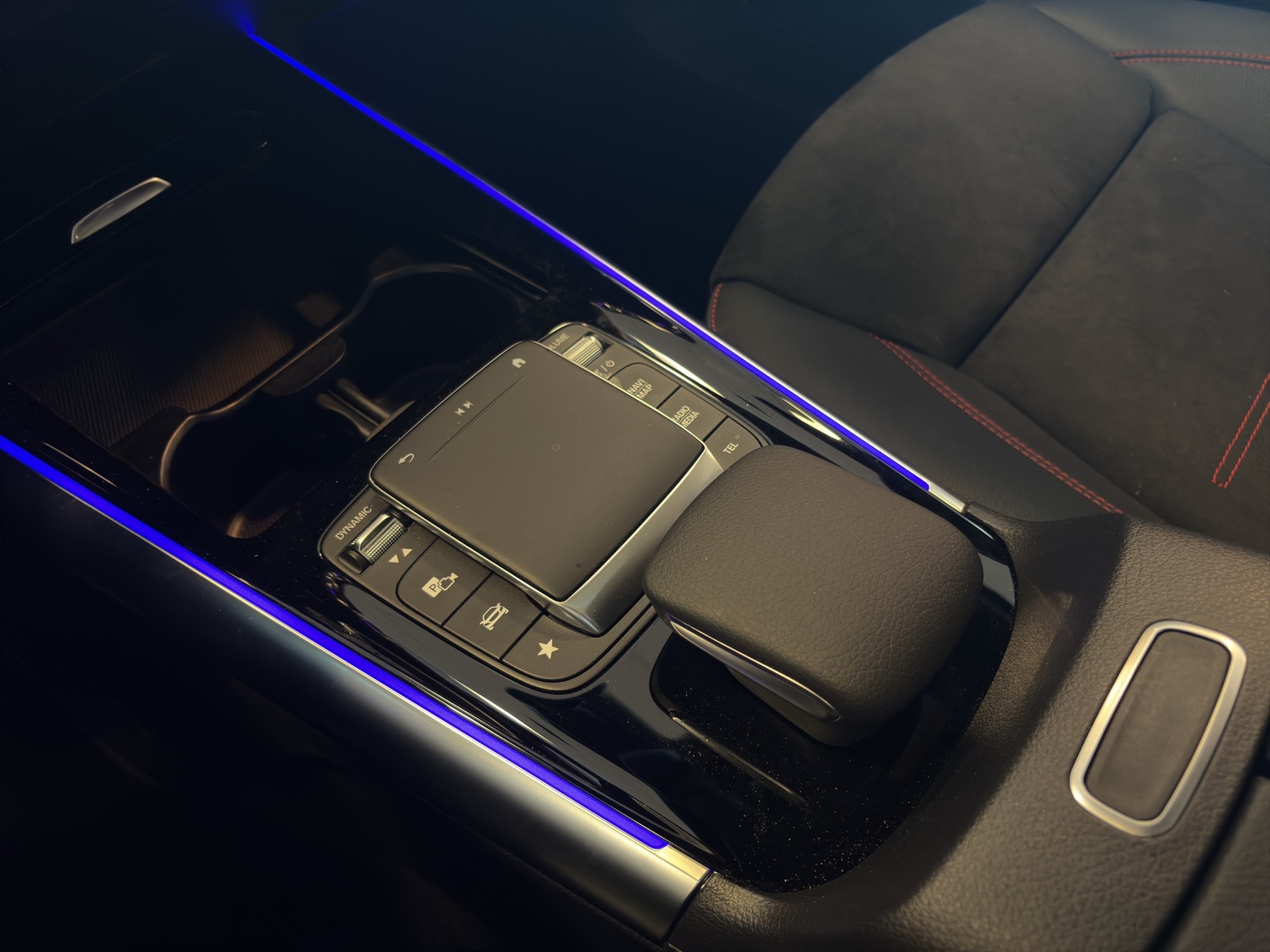 Image MERCEDES-BENZ GLA-250 GLA 250 AMG Line 4Matic