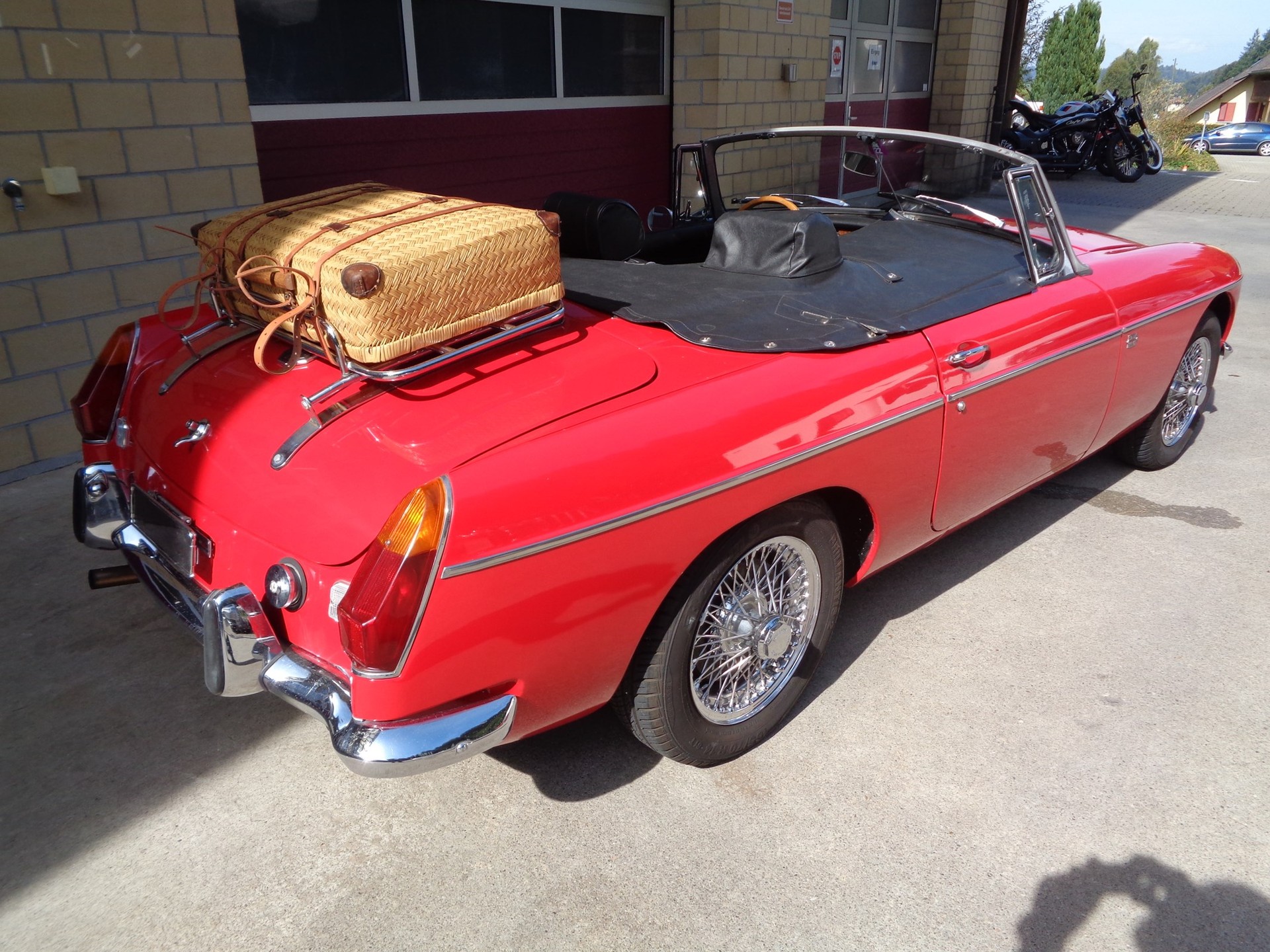 MG MGB-showroom-element-2