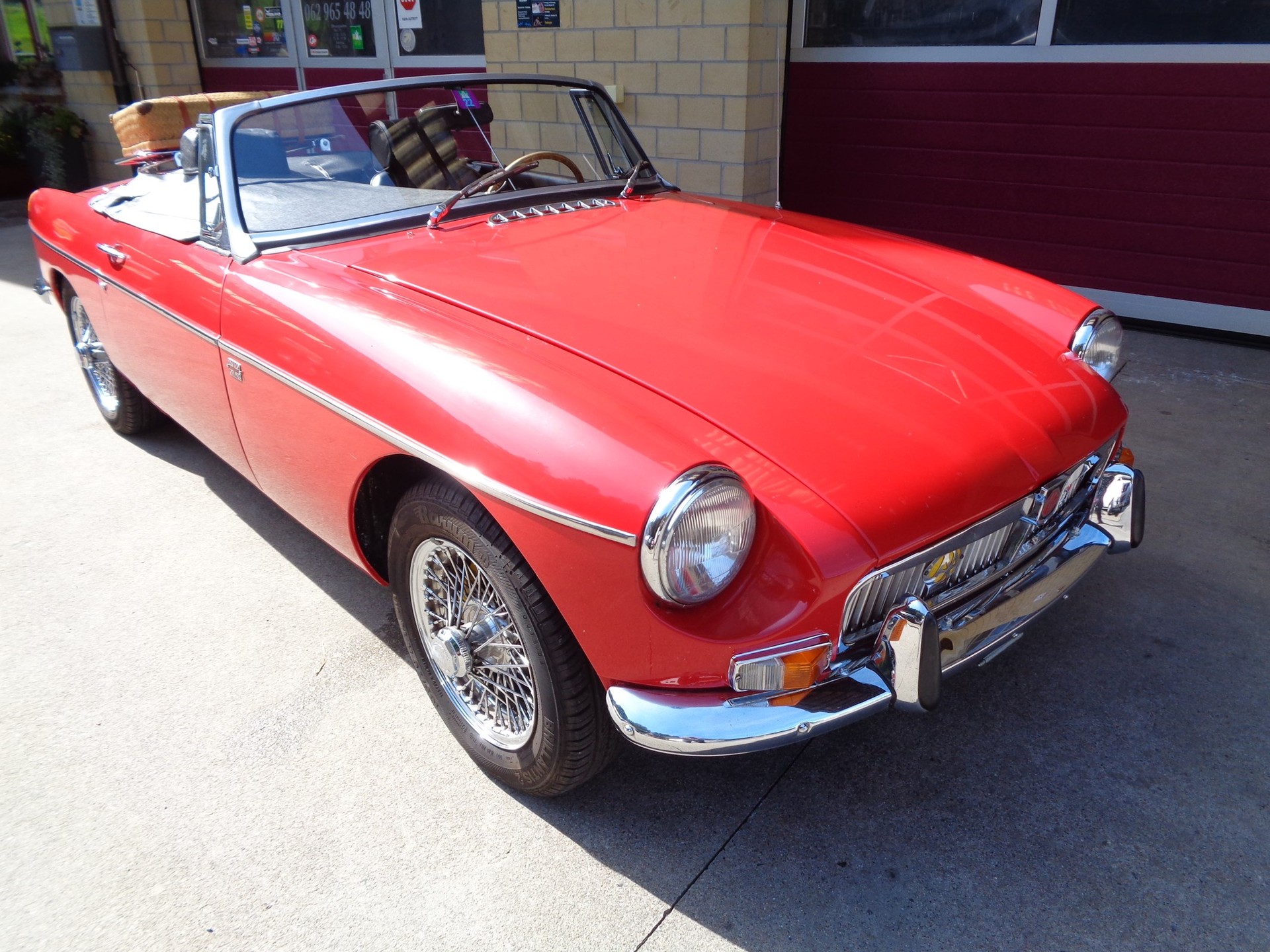 MG MGB-showroom-element-1