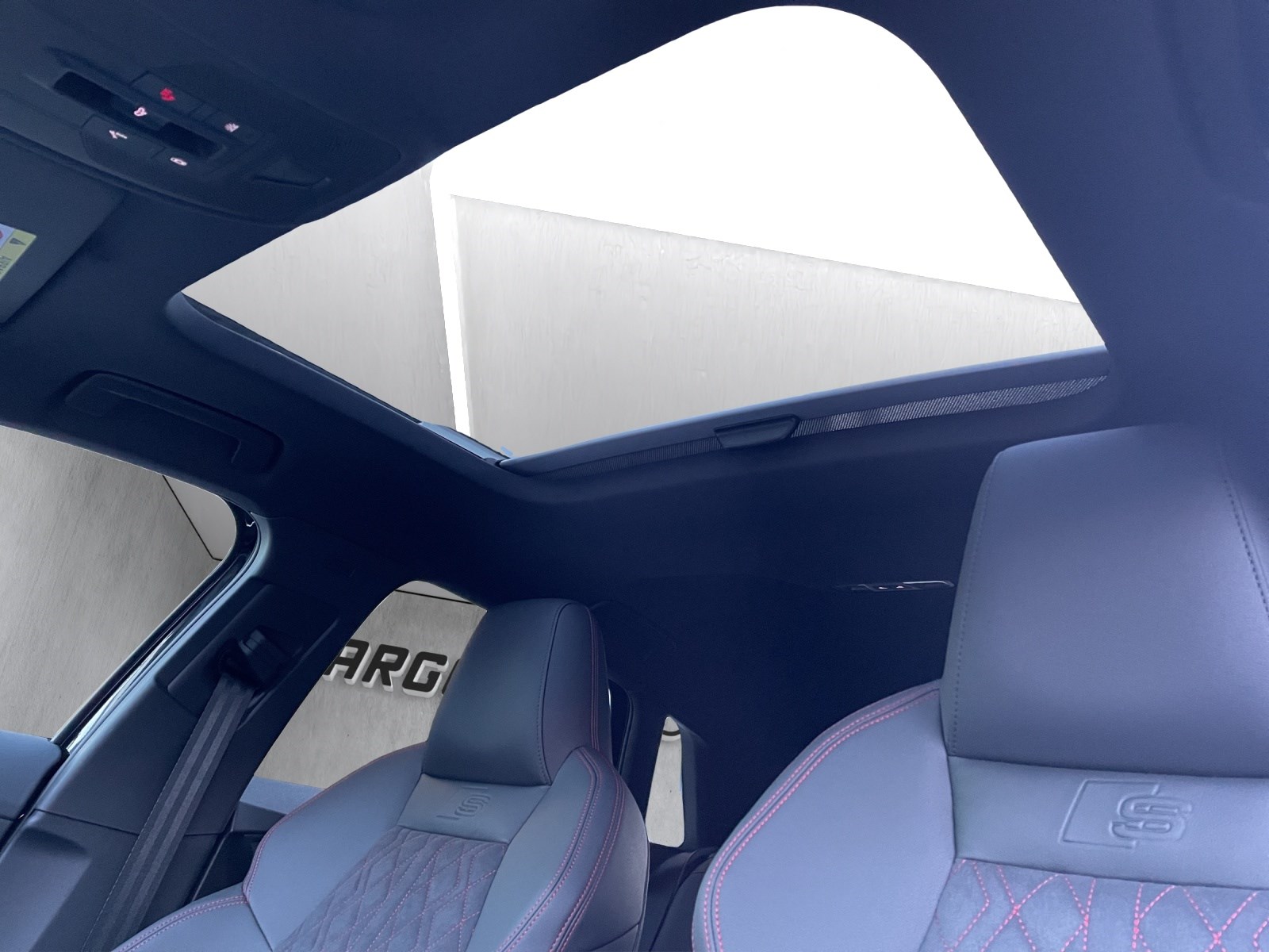 AUDI S3 Sportback 2.0 TFSI quattro-image-16