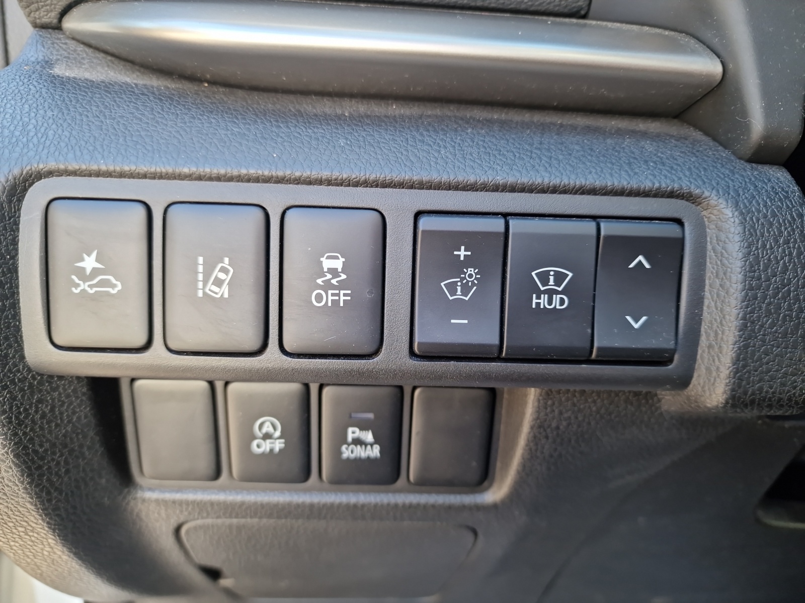 MITSUBISHI Eclipse Cross 1.5 T-Mivec Style Black 4WD CVT-image-15
