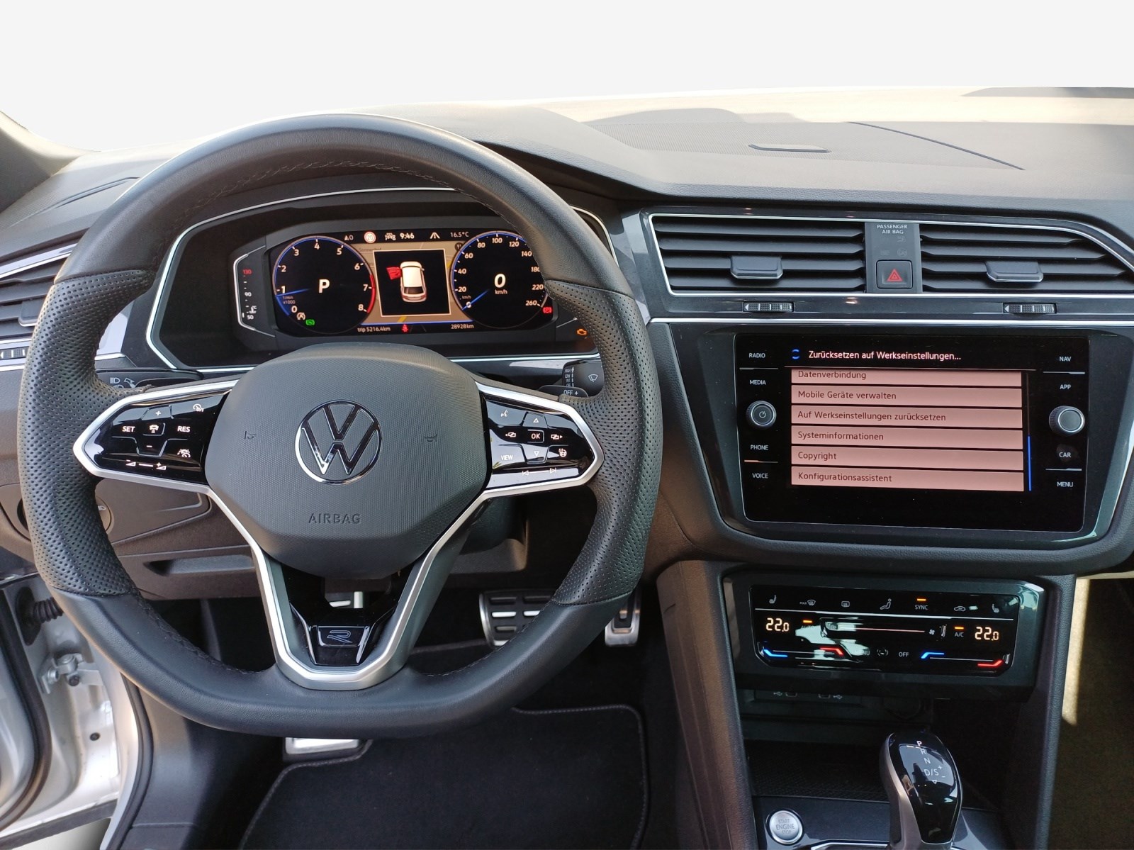 VW Tiguan 2.0TSI R-Line 4Motion DSG-image-10